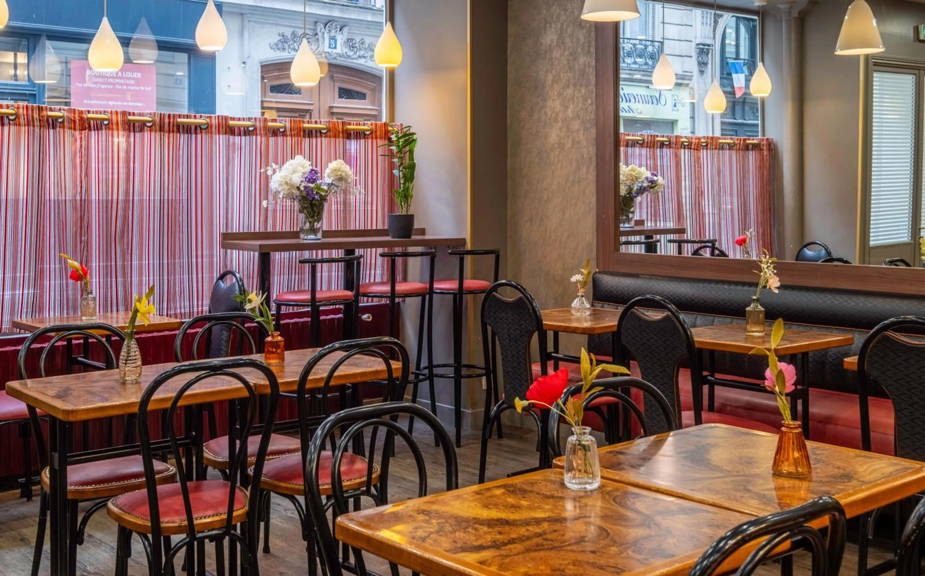 Restaurant/places to eat in Grand Hôtel De Turin