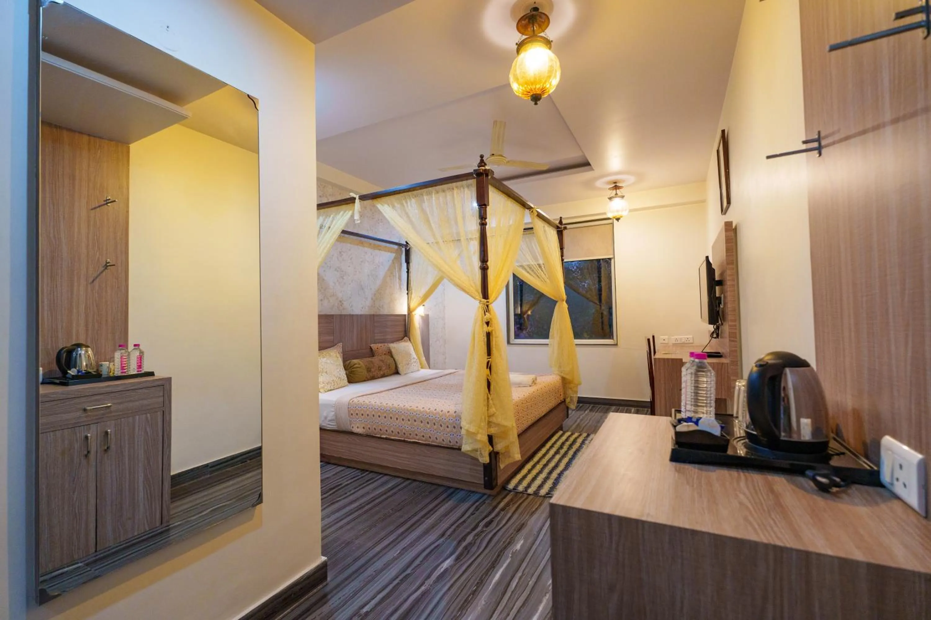 Bedroom, Bed in Trimrooms Mount Blue