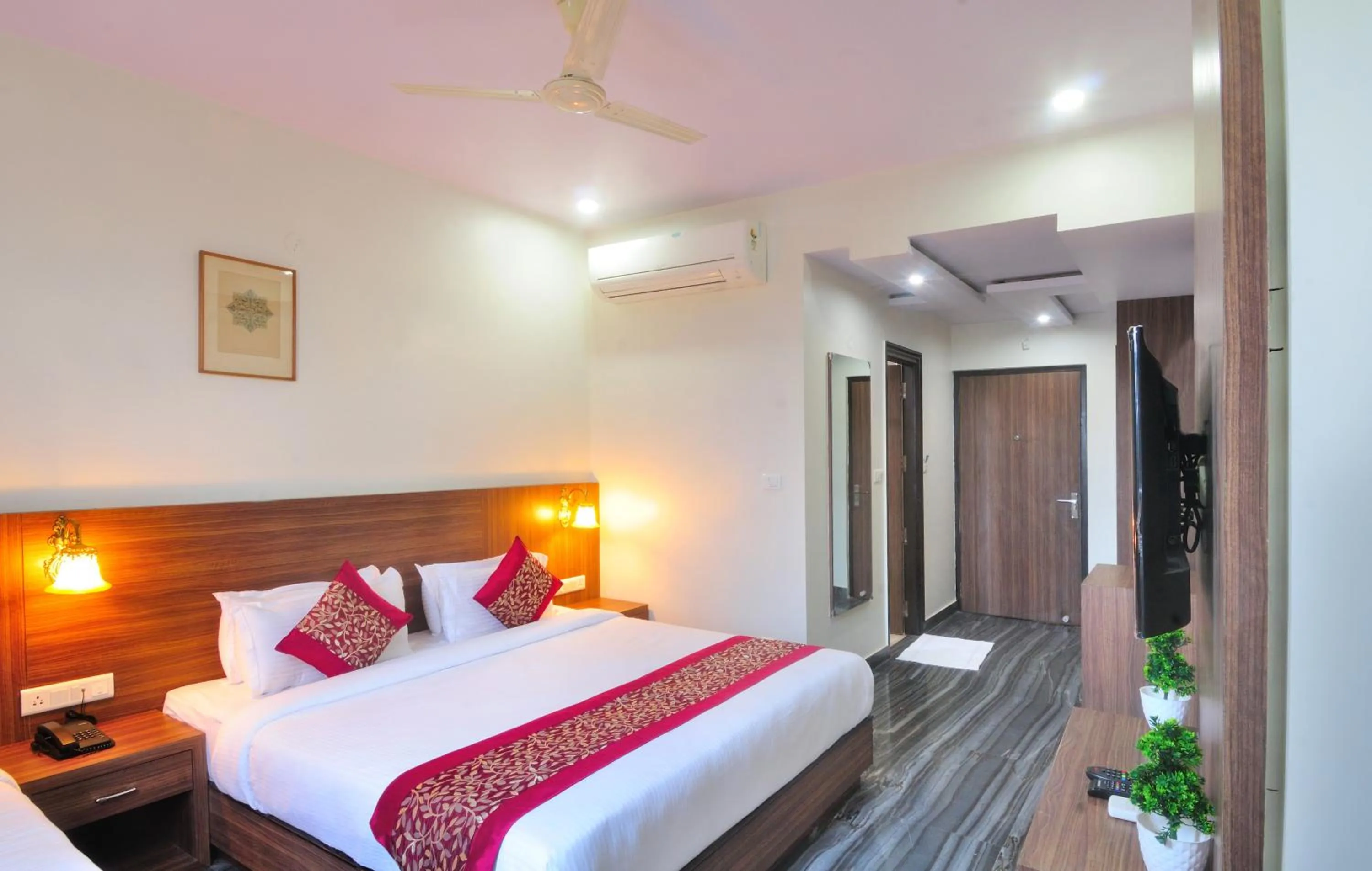 Bedroom, Bed in Trimrooms Mount Blue