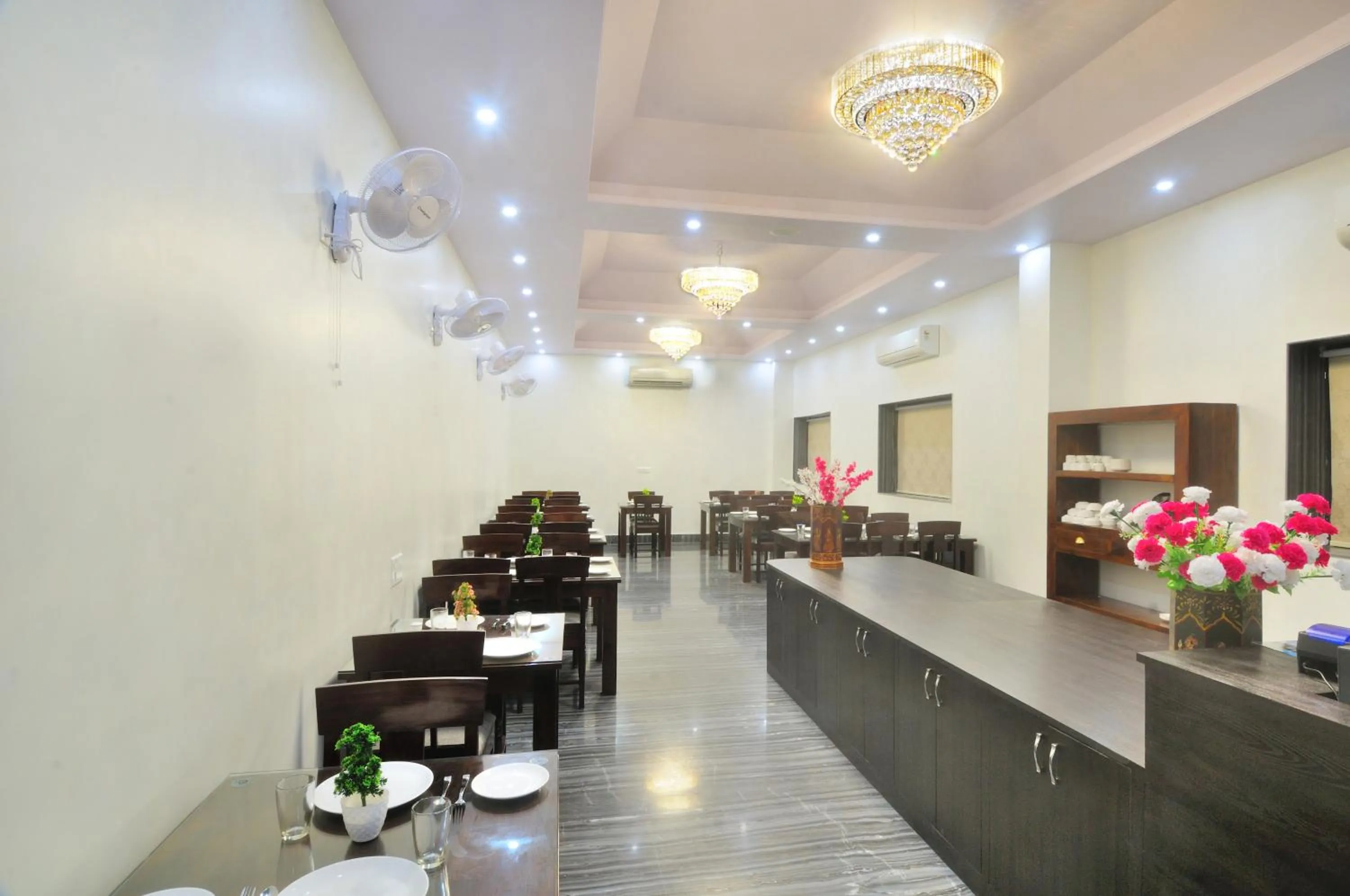 Restaurant/places to eat in Trimrooms Mount Blue