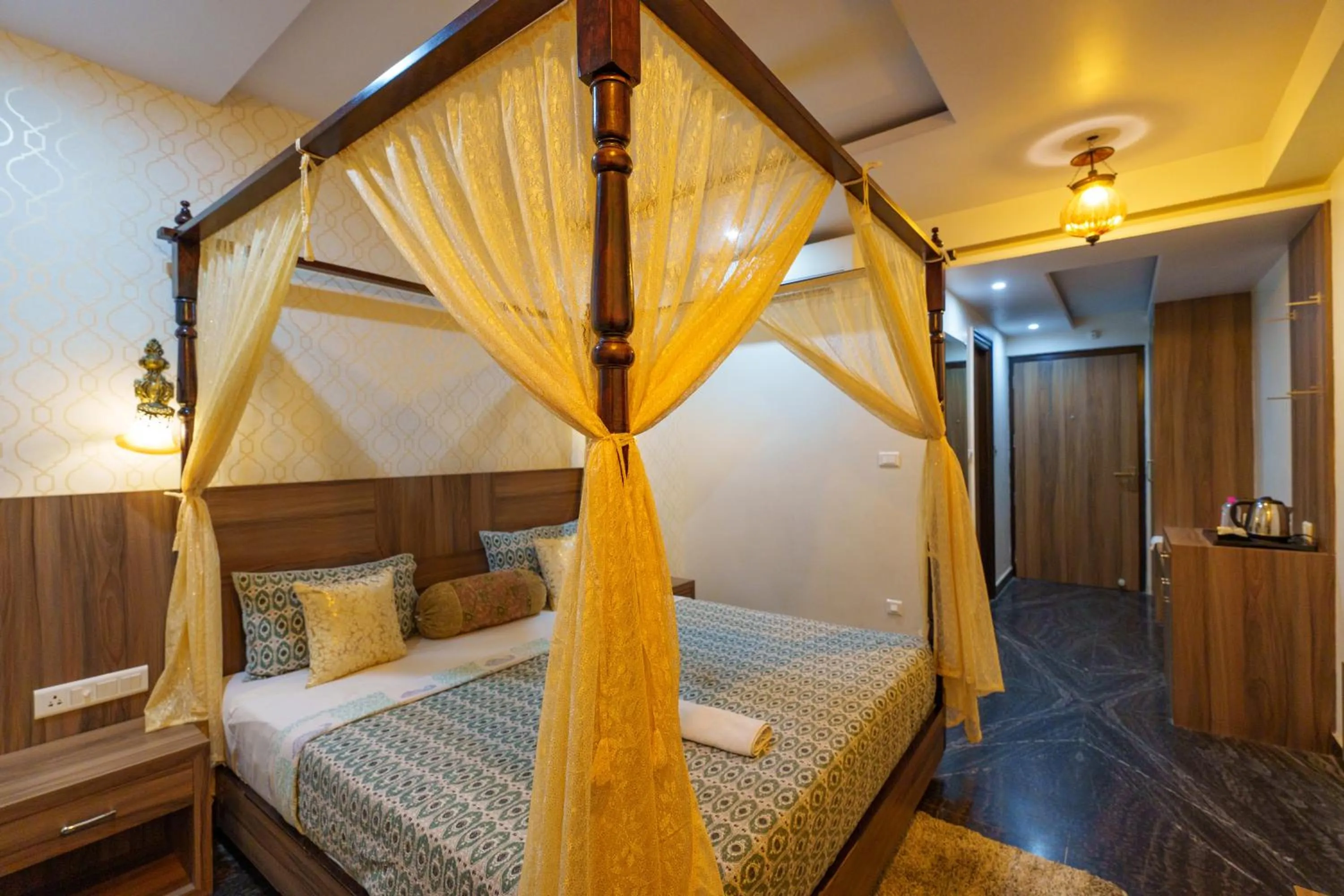 Bedroom, Bed in Trimrooms Mount Blue