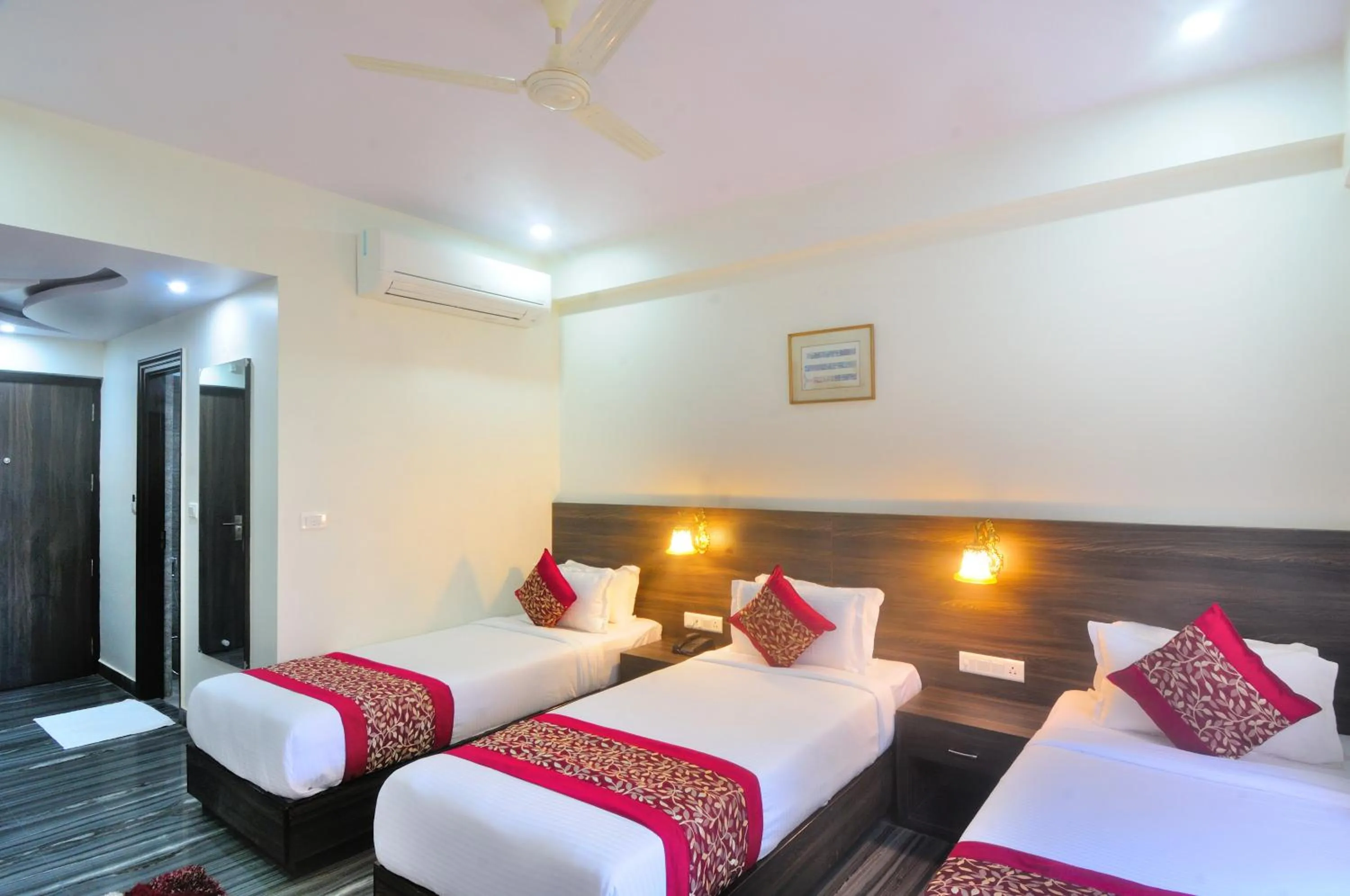 Bedroom, Bed in Trimrooms Mount Blue