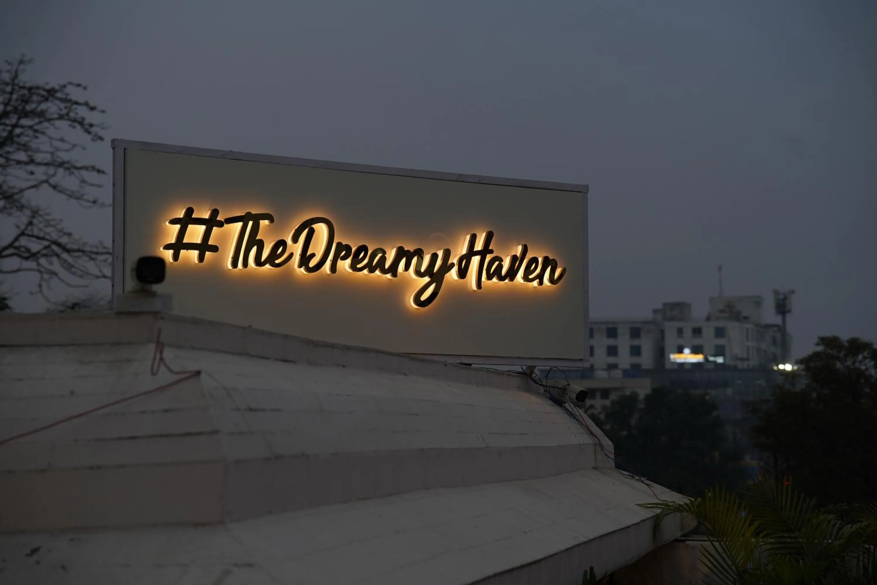 Restaurant/places to eat in HOTEL ARYA