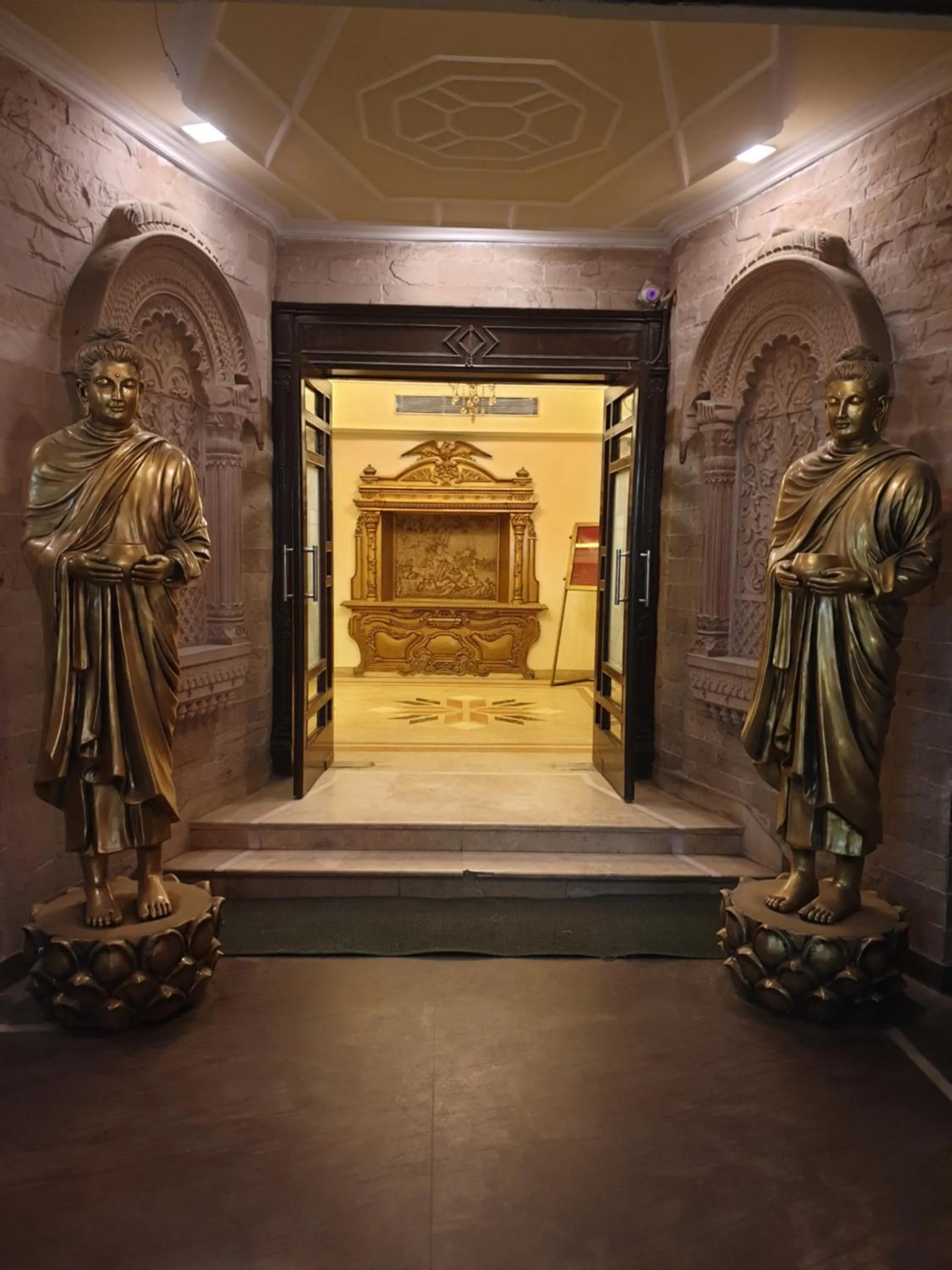 Facade/entrance in HOTEL ARYA