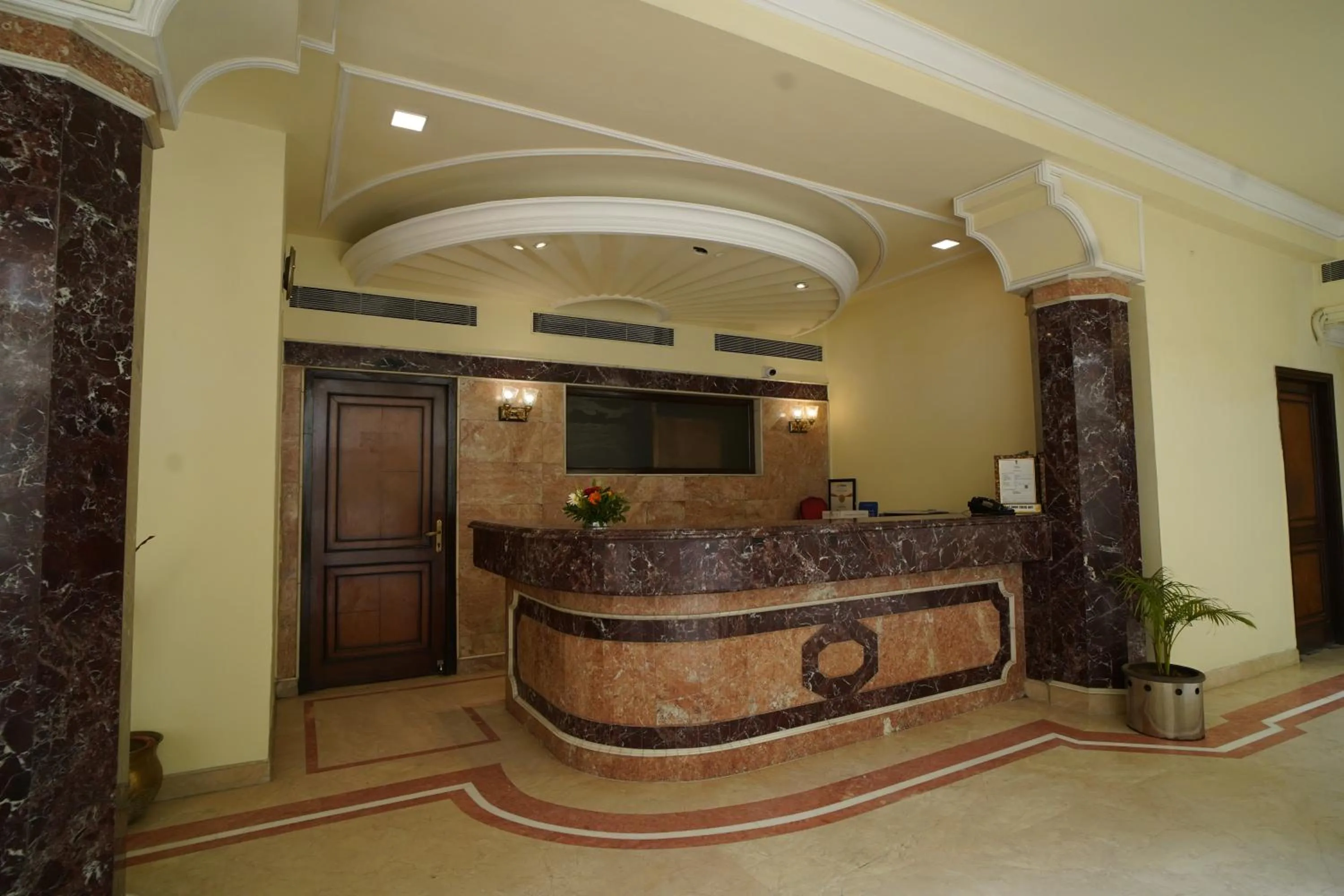 Lobby or reception in HOTEL ARYA