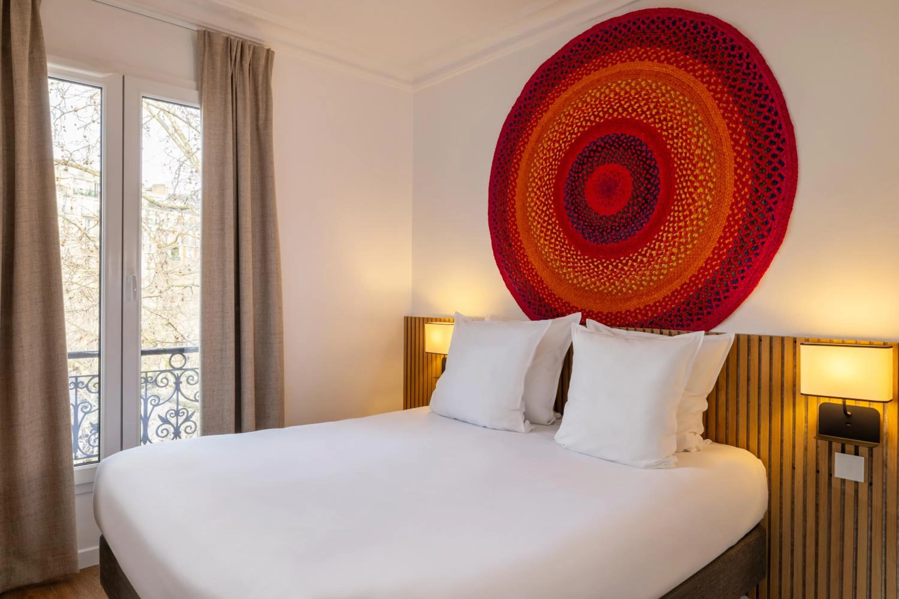 Photo of the whole room, Bed in Hôtel Korner Etoile