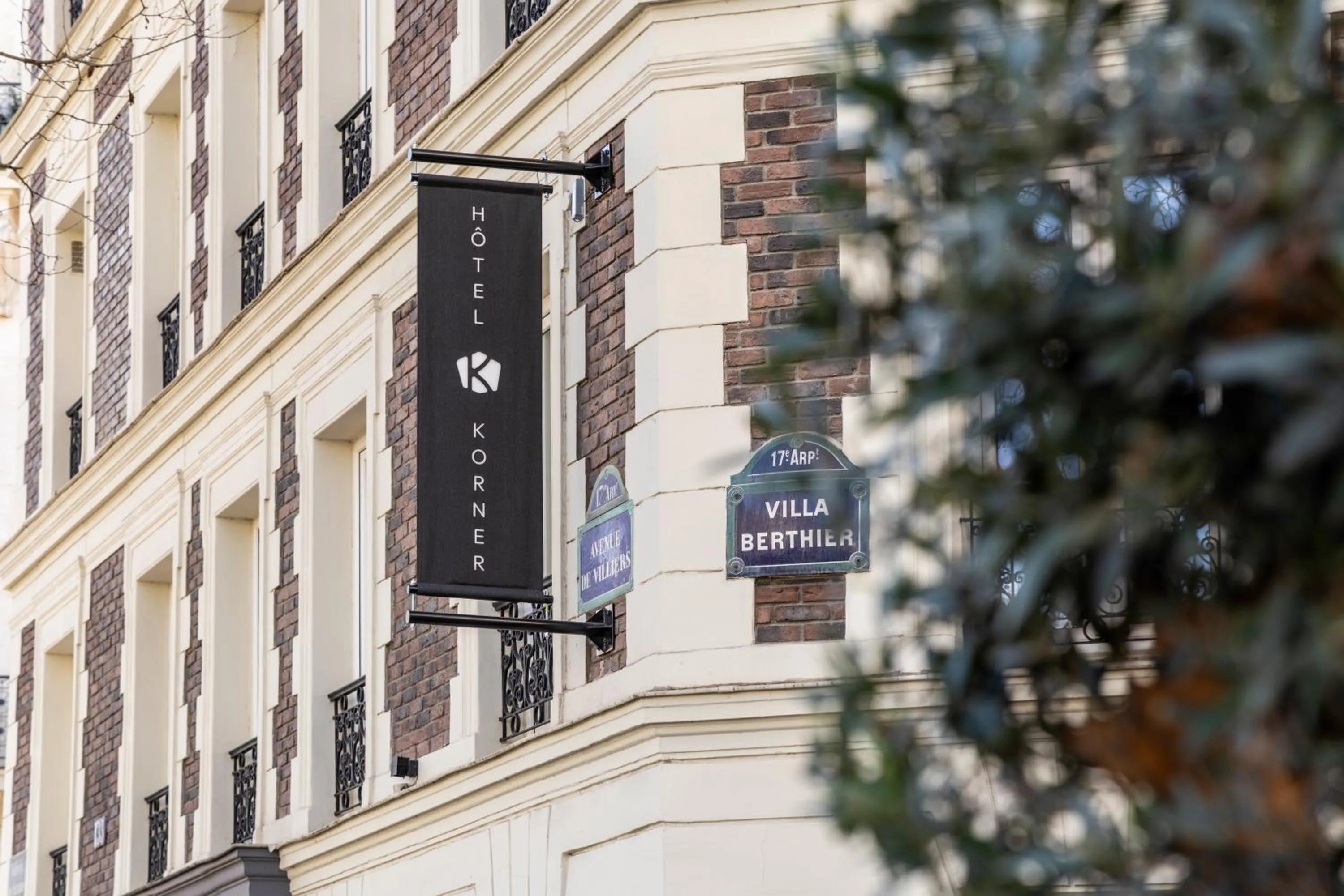 Property building in Hôtel Korner Etoile