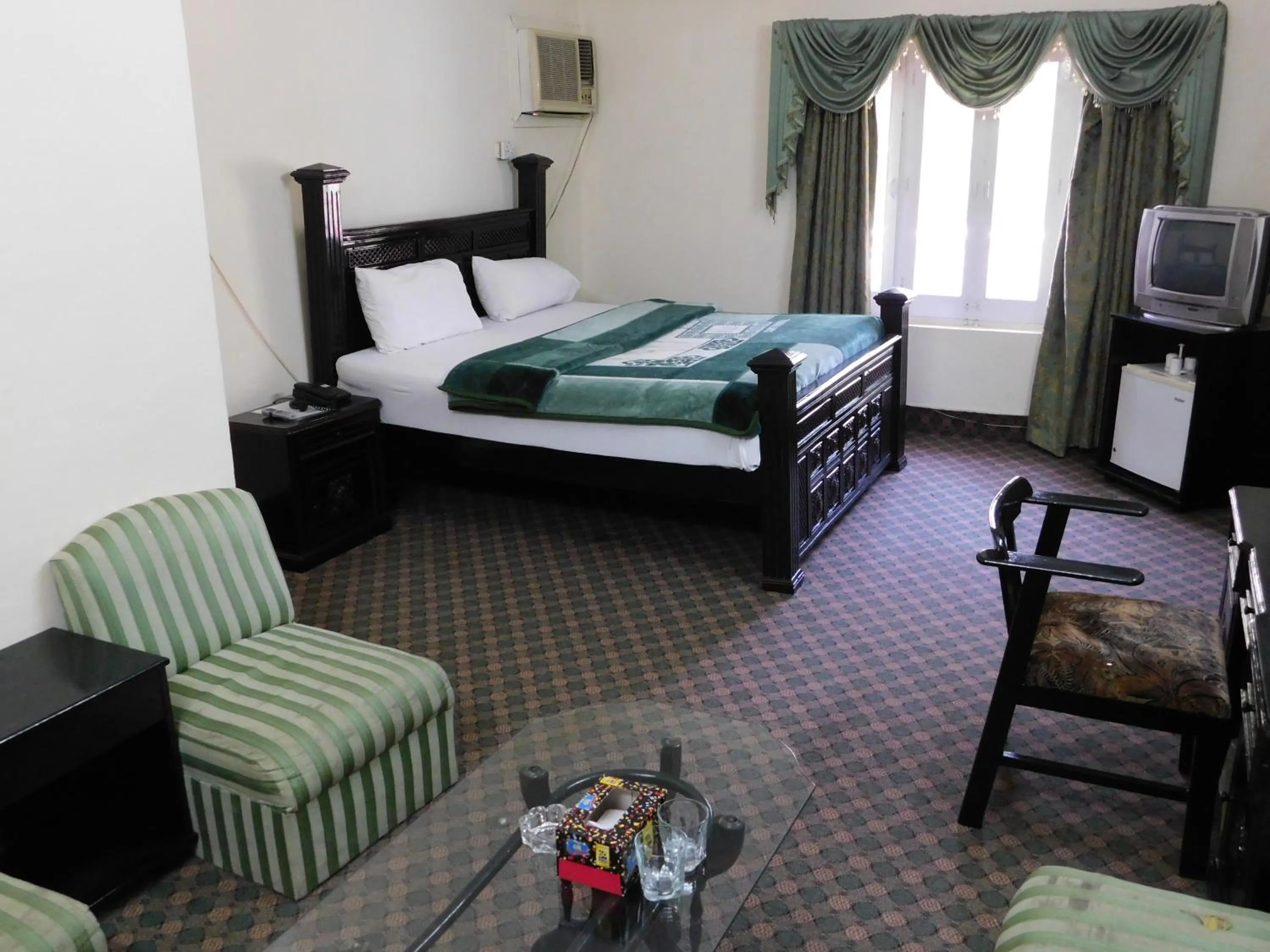 Photo of the whole room, Bed in The City Lodge