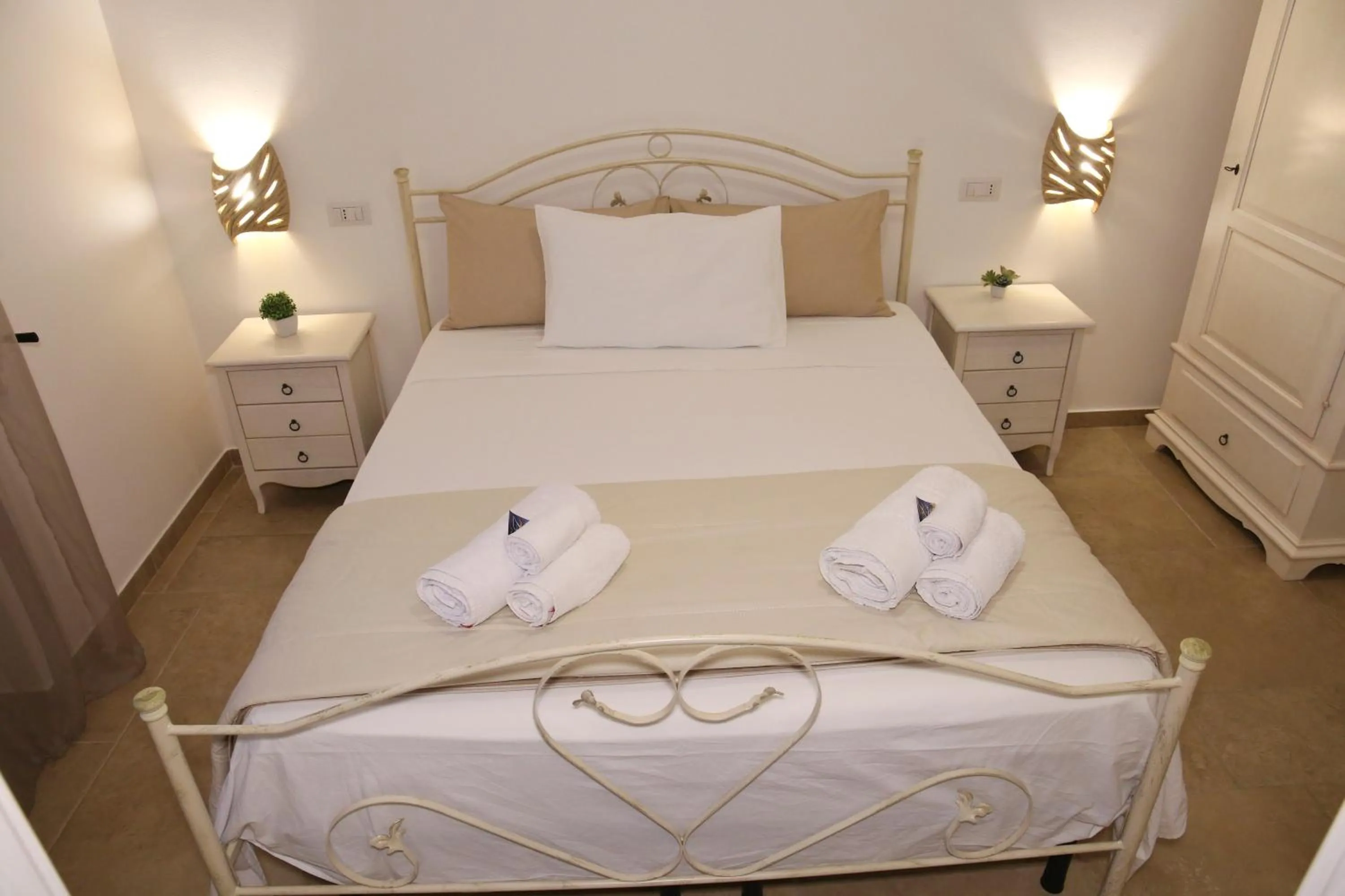 Photo of the whole room, Bed in I 7 Peccati