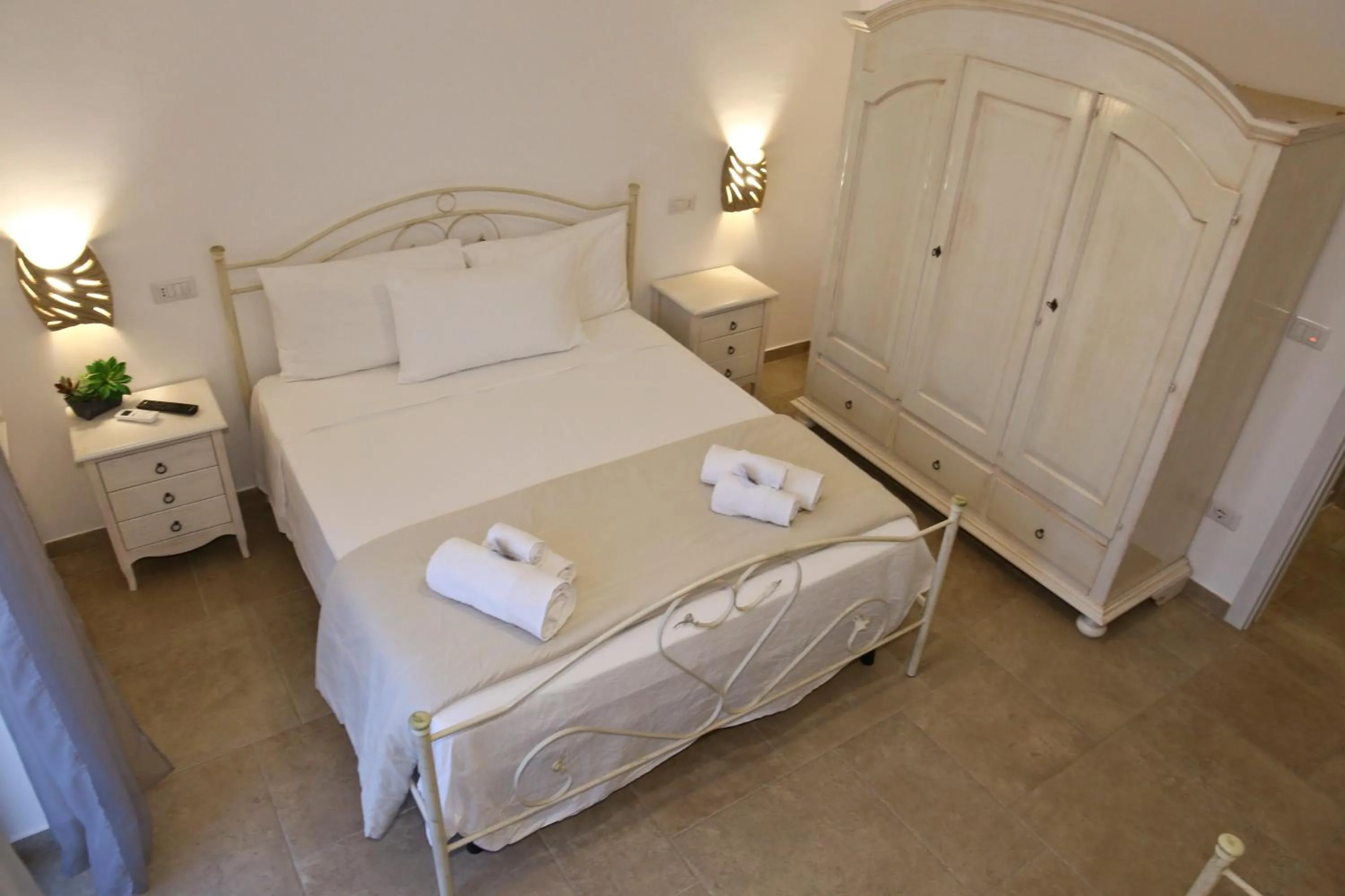 Photo of the whole room, Bed in I 7 Peccati