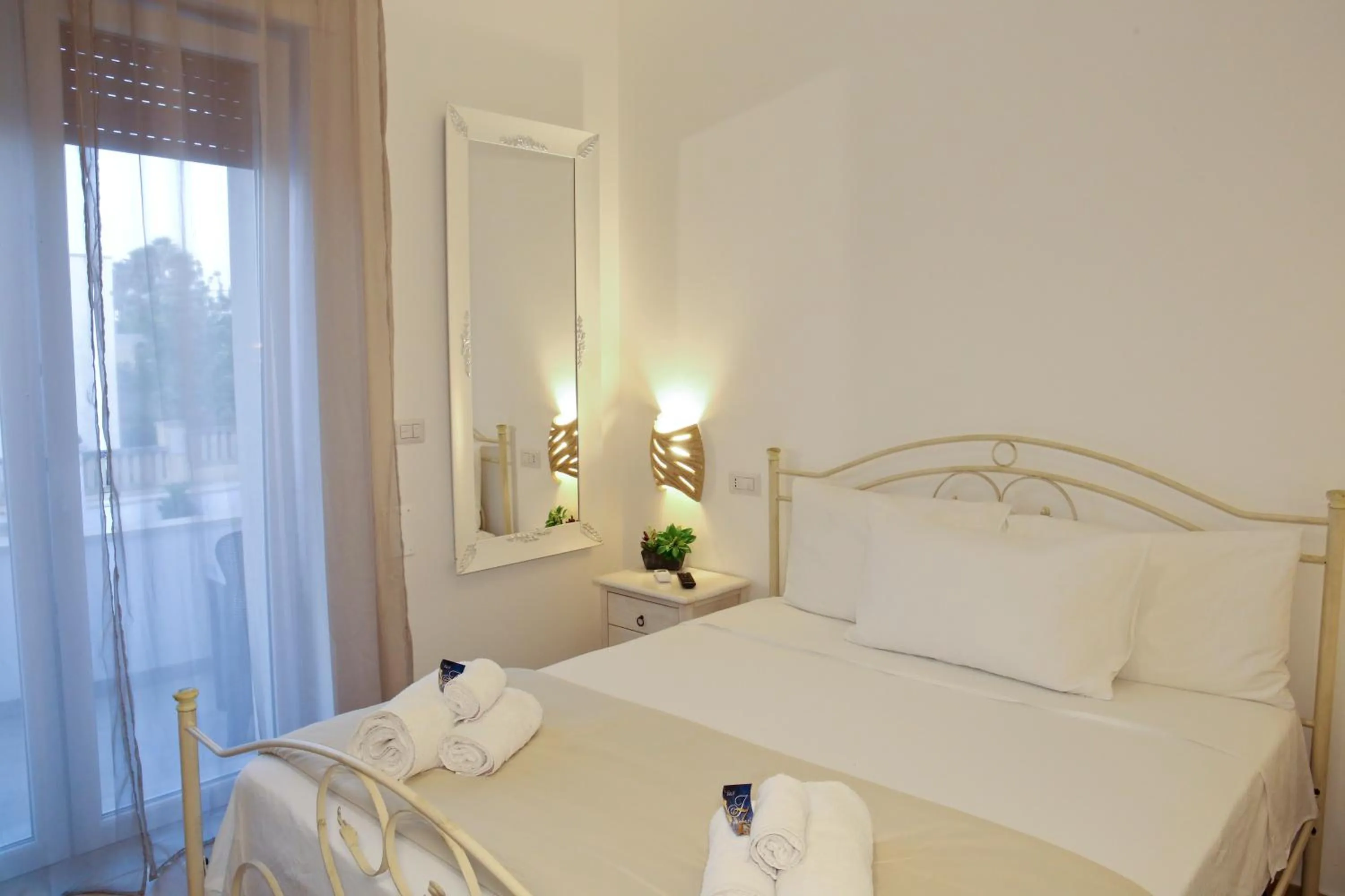 Bedroom, Bed in I 7 Peccati