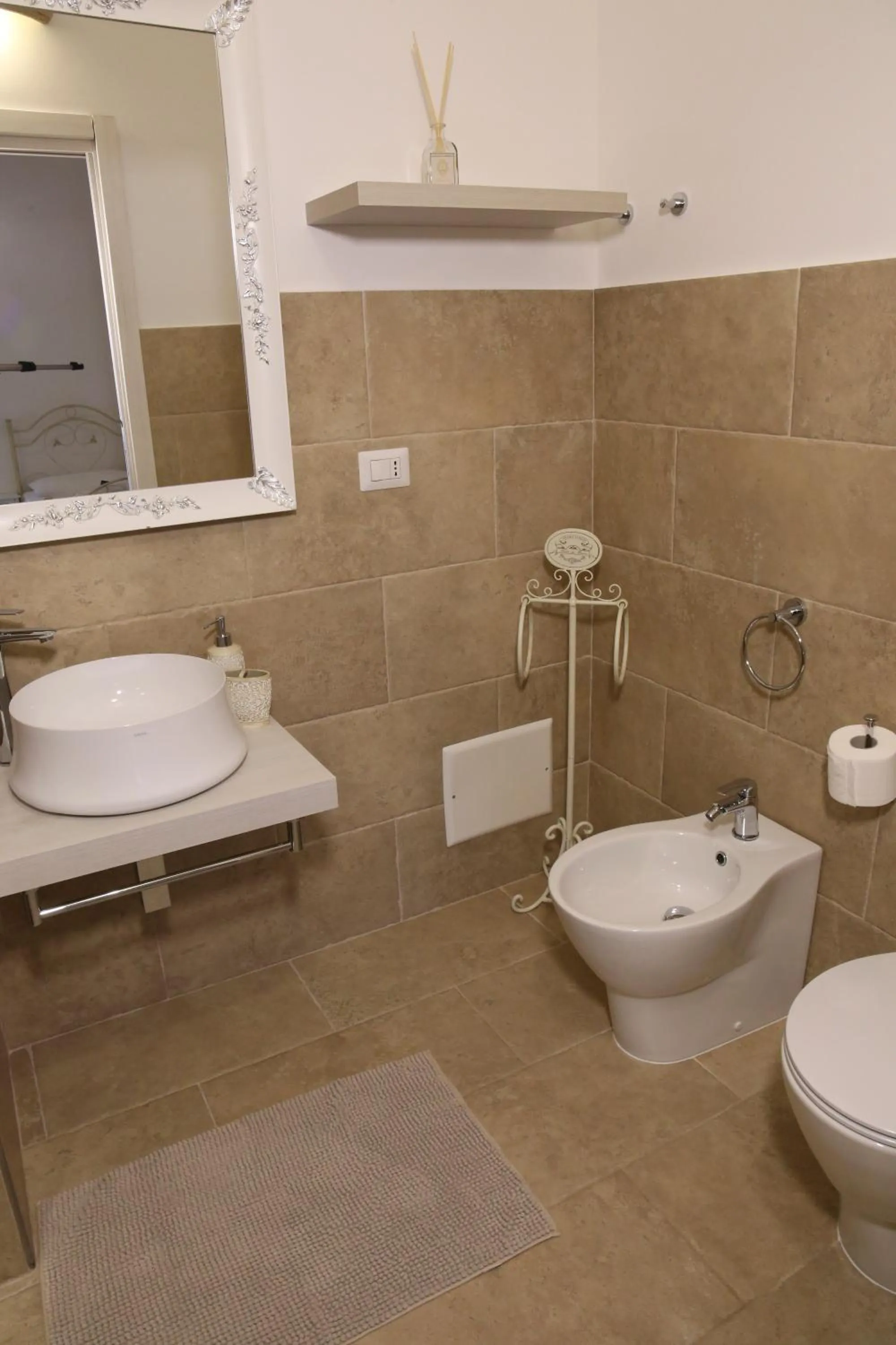 Bathroom in I 7 Peccati