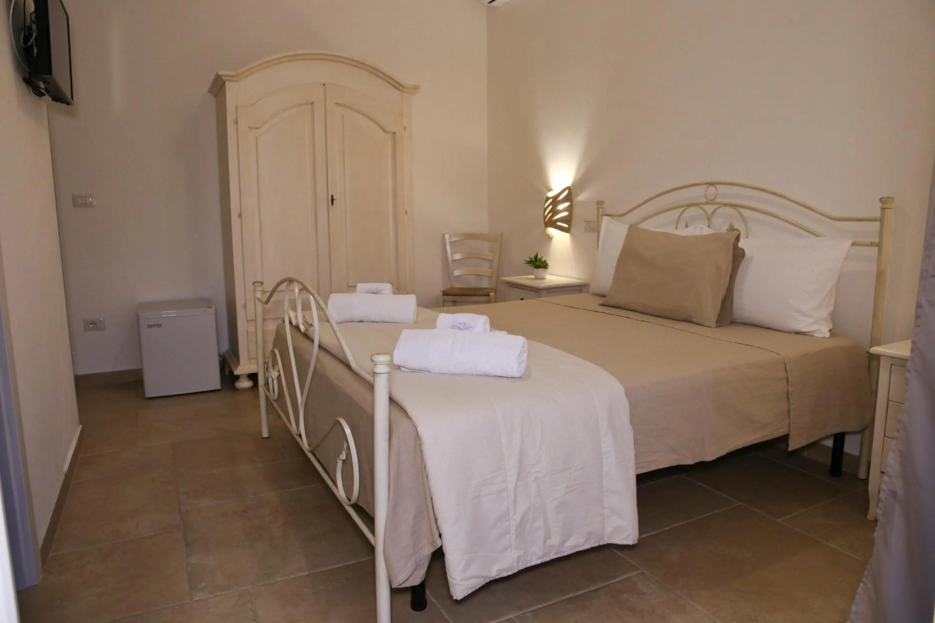 Bedroom, Bed in I 7 Peccati