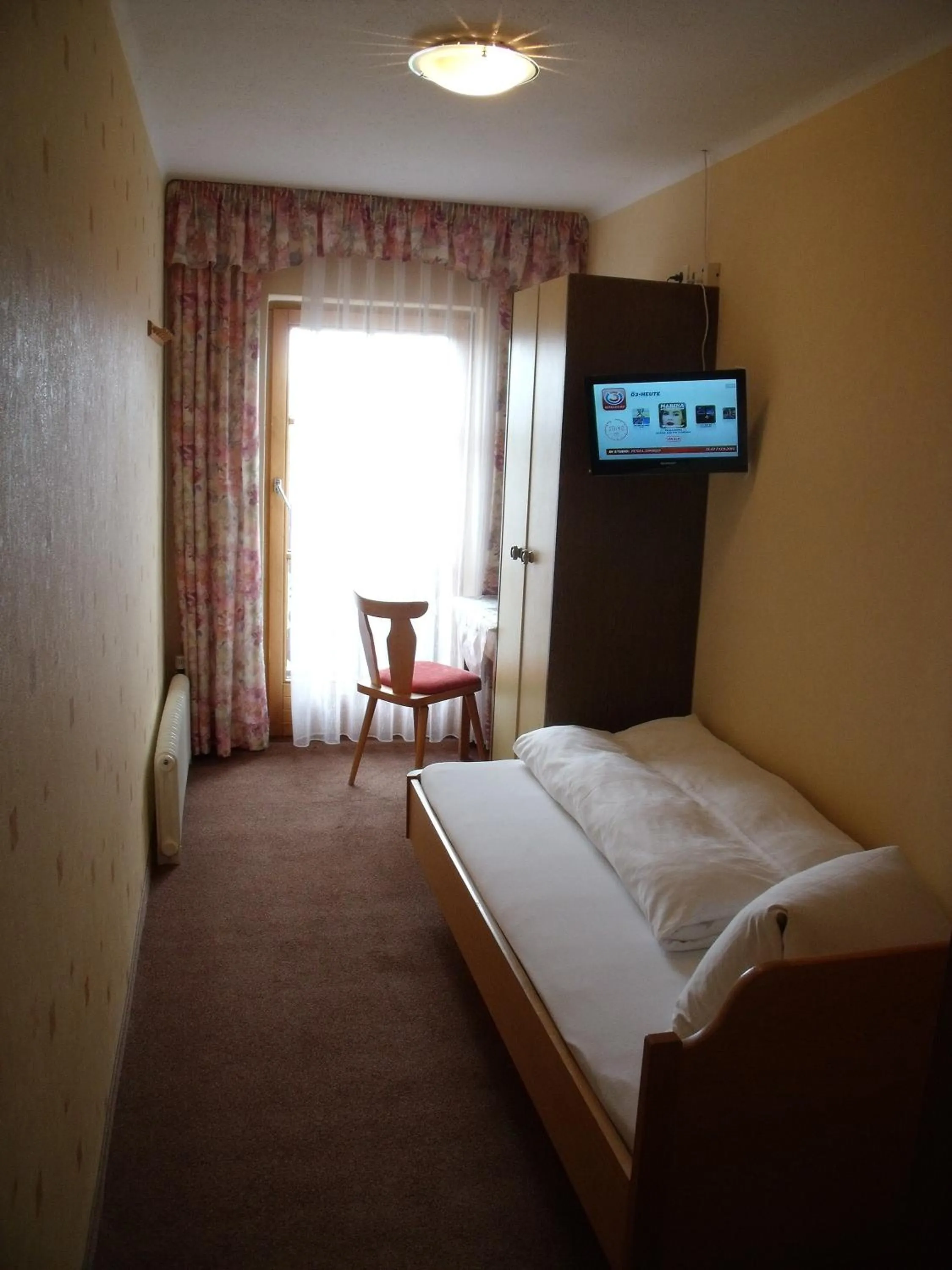 Bedroom, Bed in Gasthof Edelbrunn