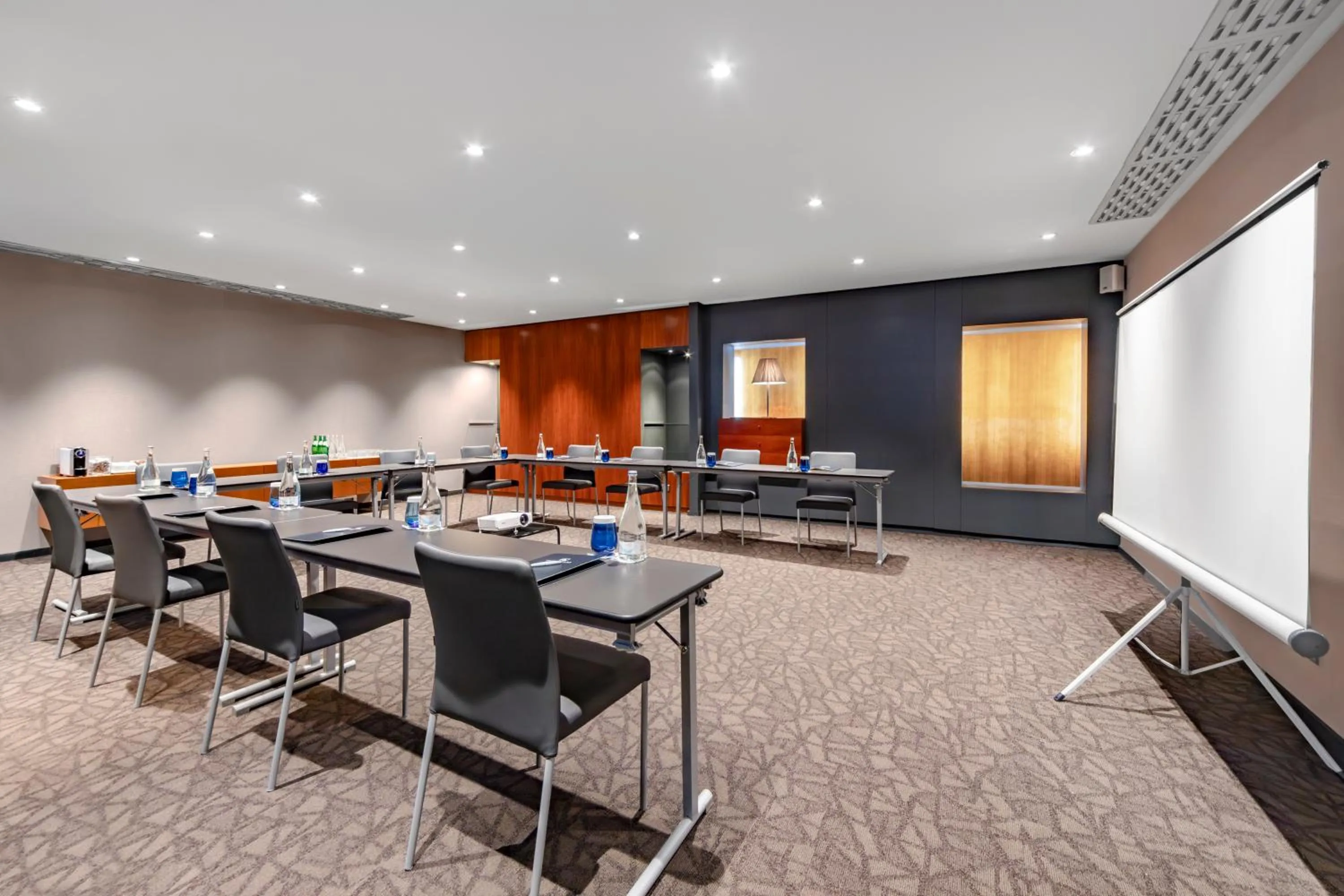 Meeting/conference room in Eurostars Lisboa Parque