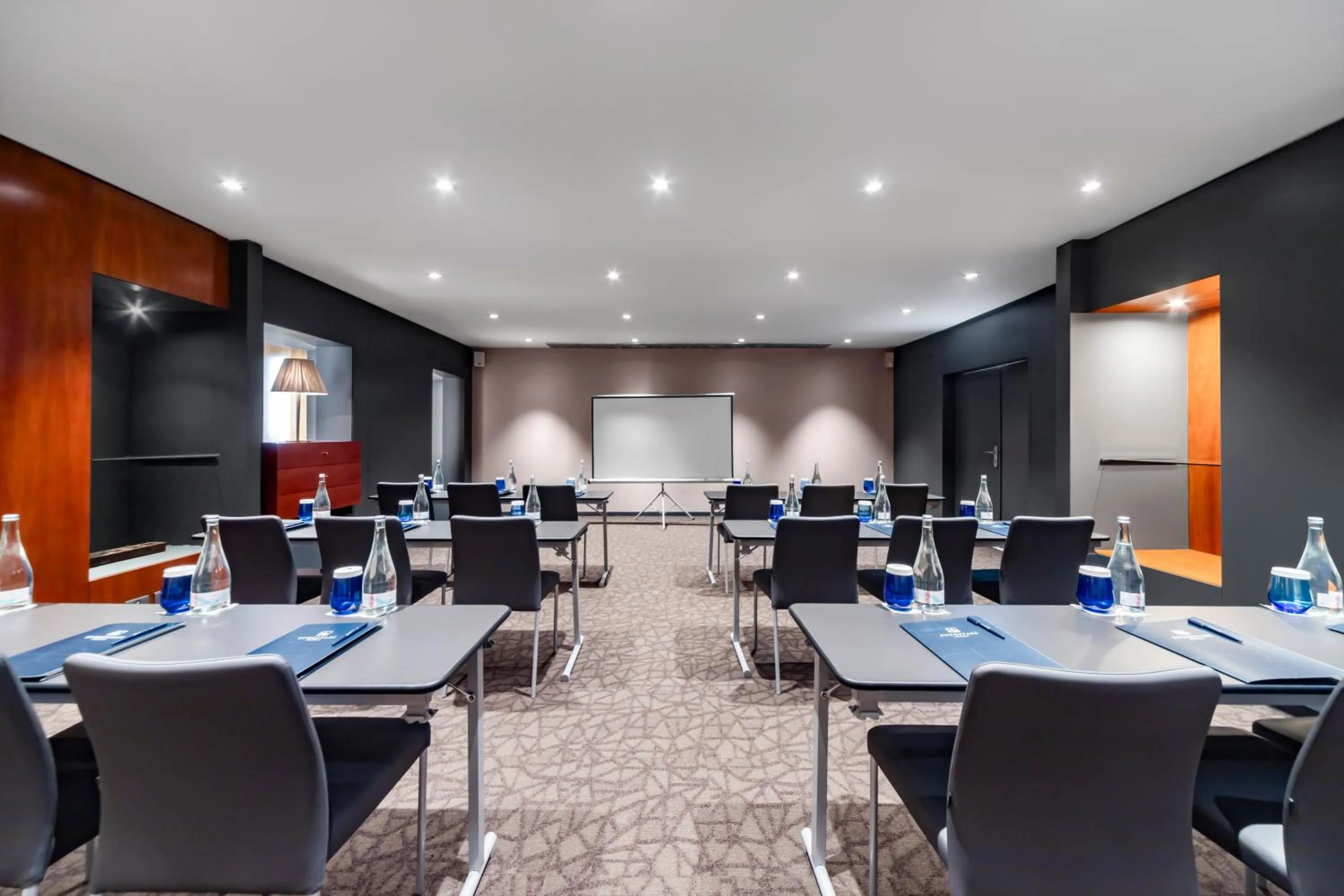 Meeting/conference room in Eurostars Lisboa Parque