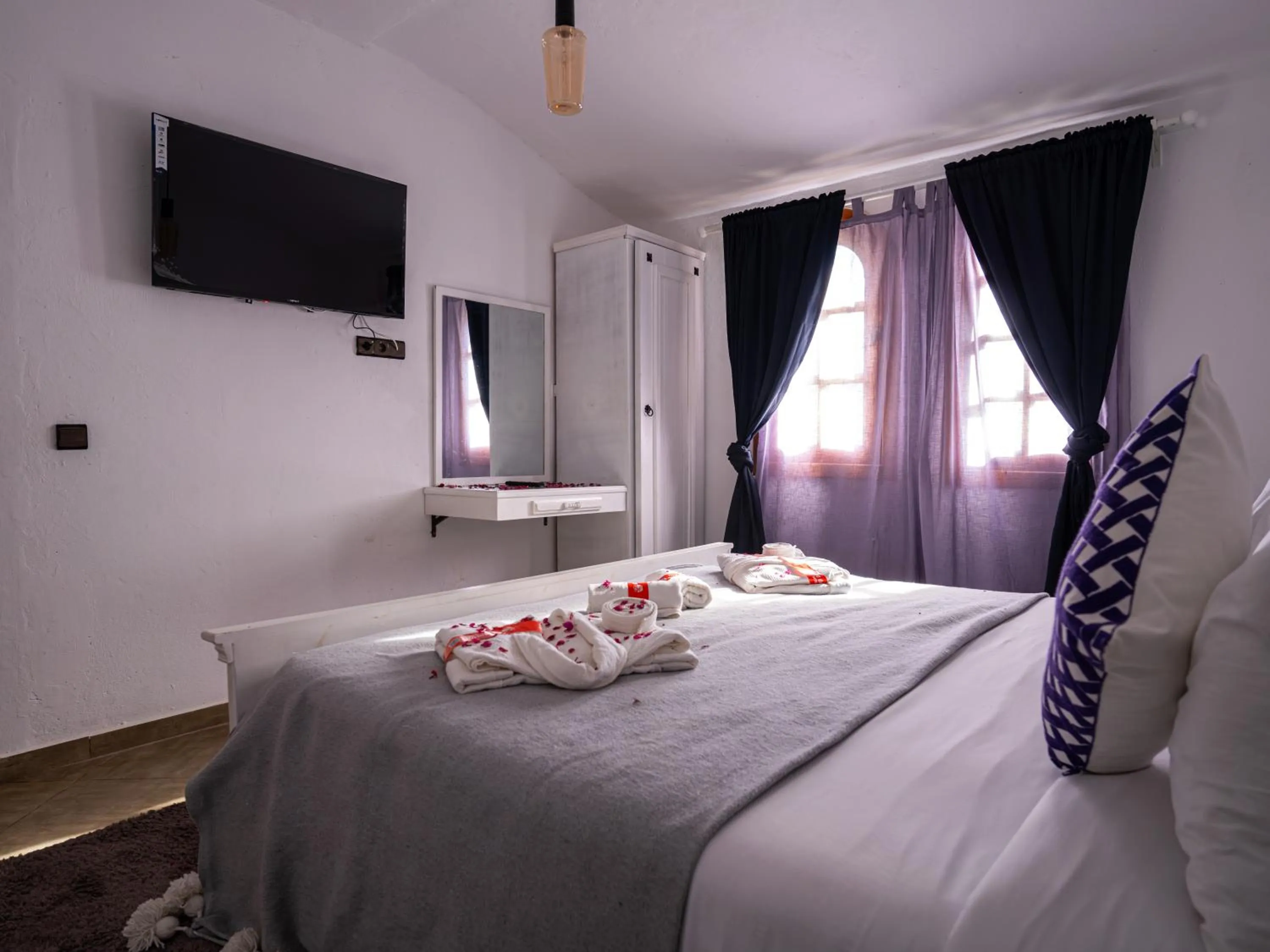 Bed in Resort Hotel El Cortijo & Spa