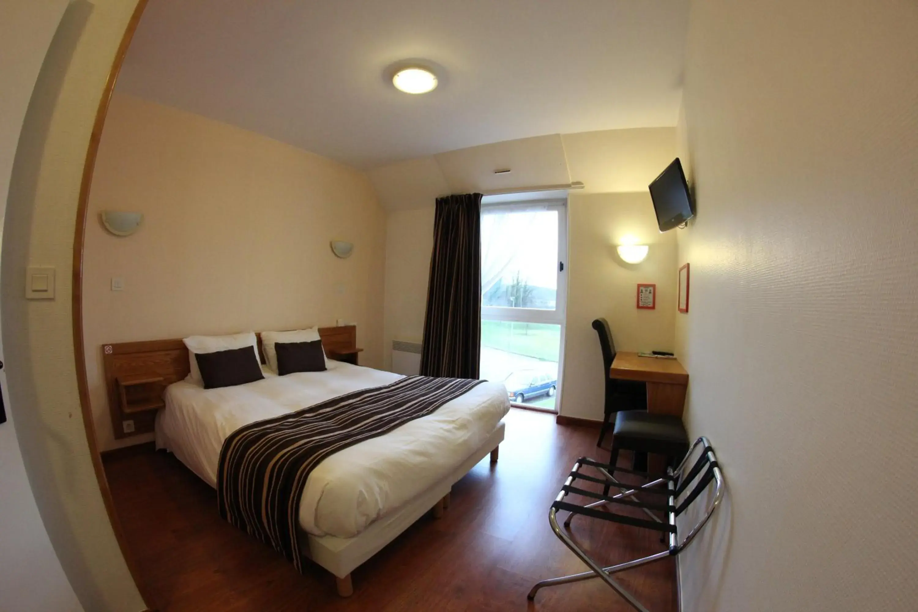 Double Room - Non-Smoking in Auberge De Bourgogne Double Room - Non-Smoking in Auberge De Bourgogne