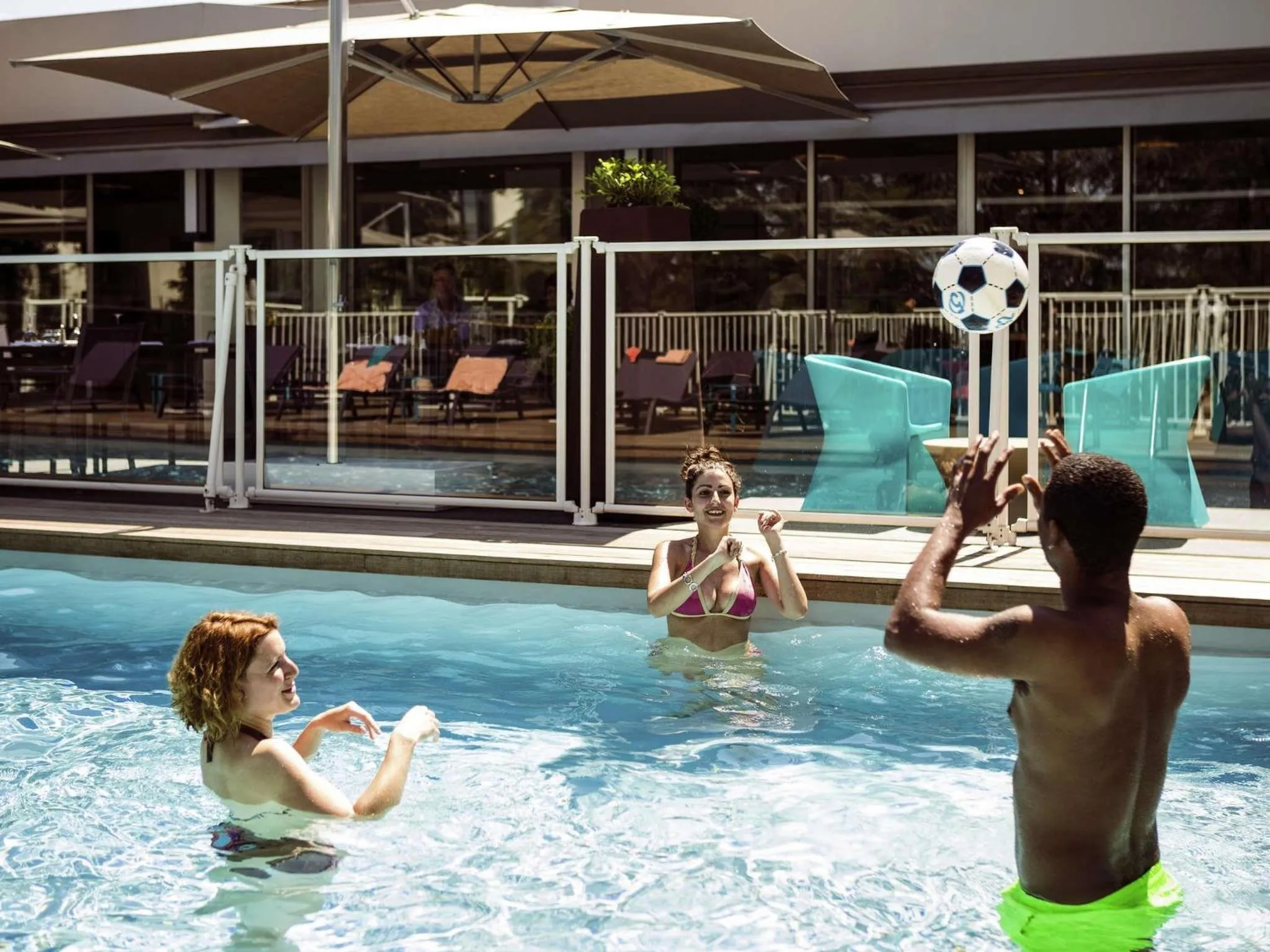 Pool view in Novotel Toulouse Purpan Aéroport