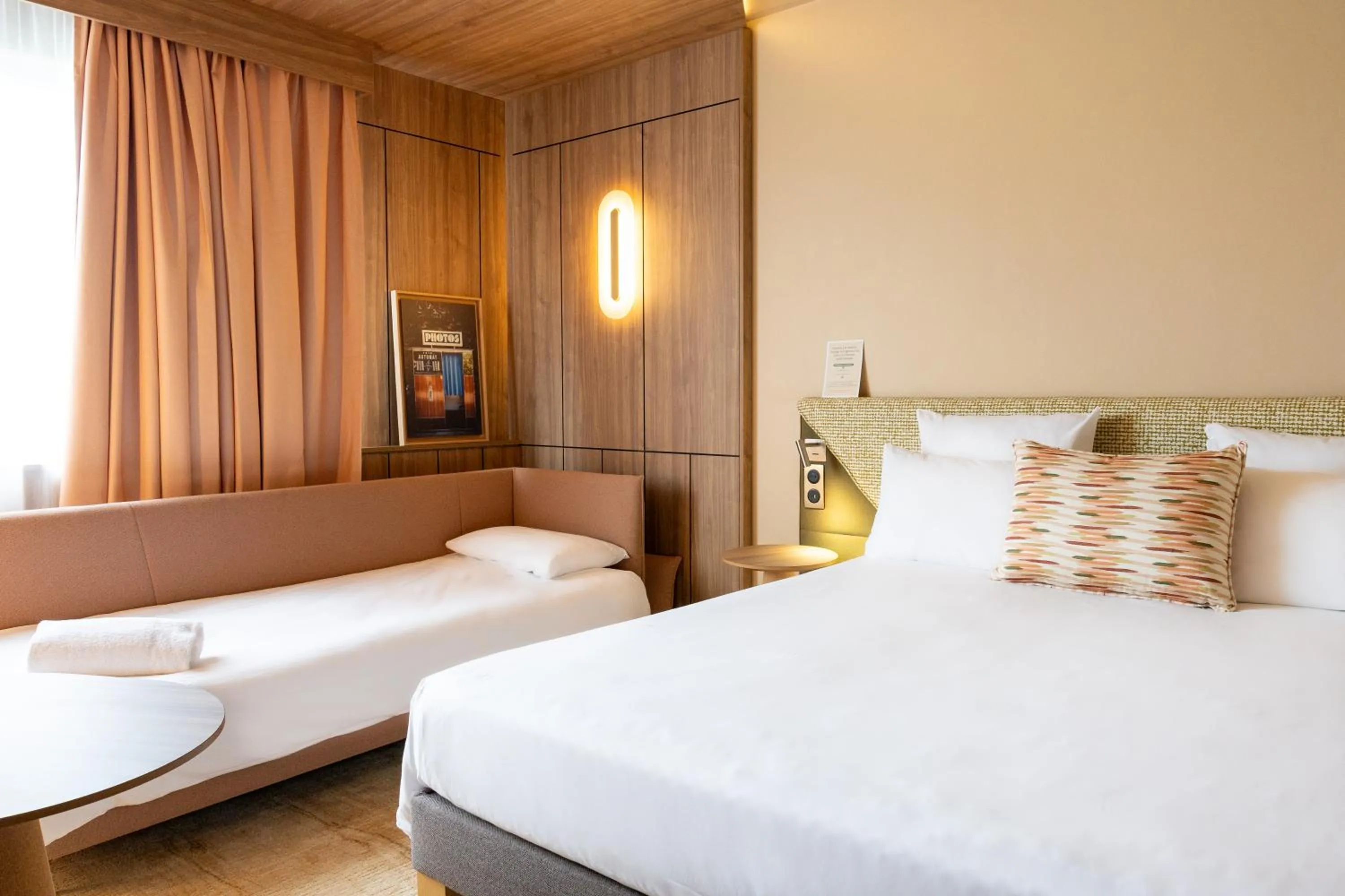 Bedroom, Bed in Novotel Toulouse Purpan Aéroport