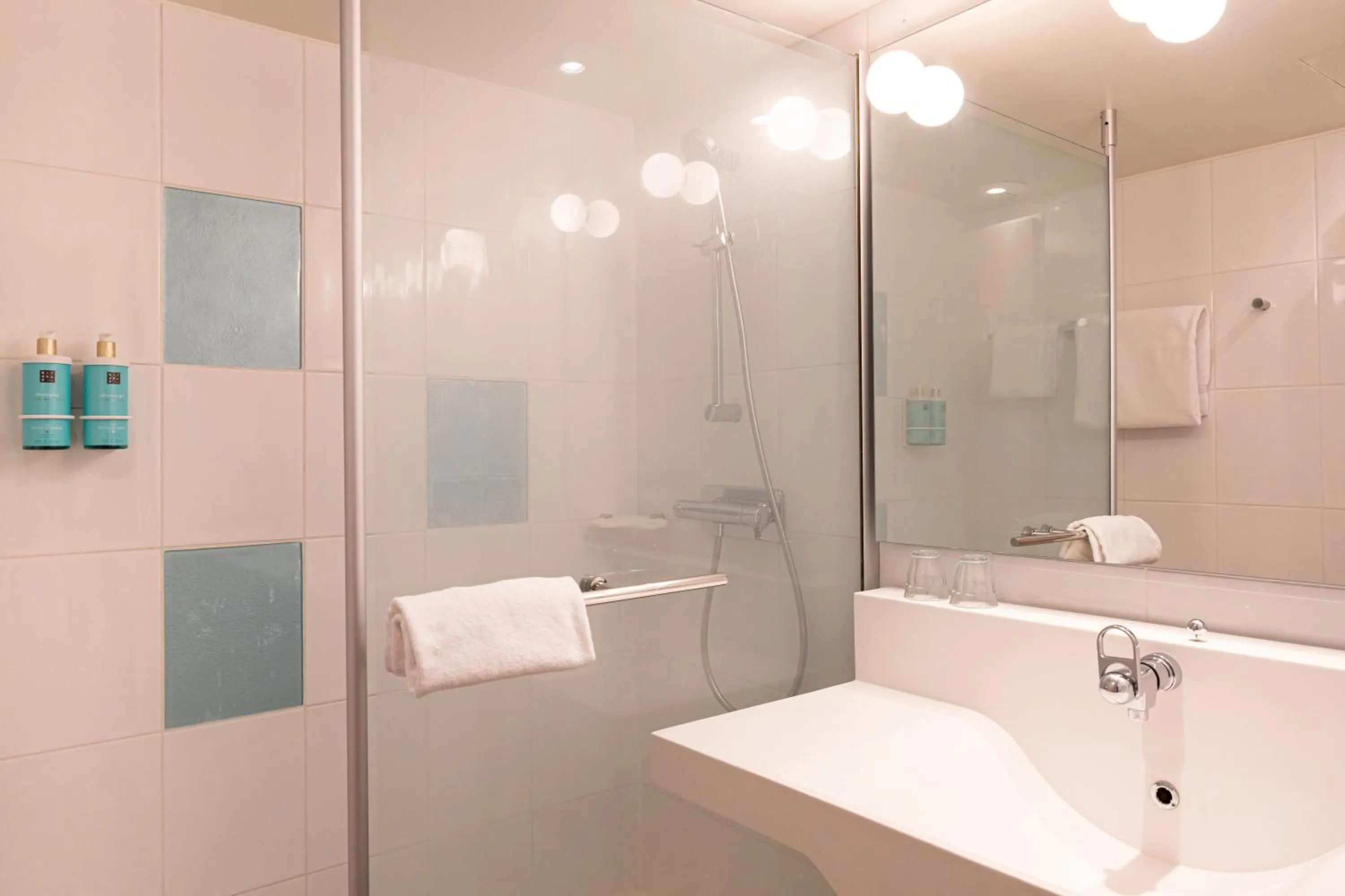 Bathroom in Novotel Toulouse Purpan Aéroport