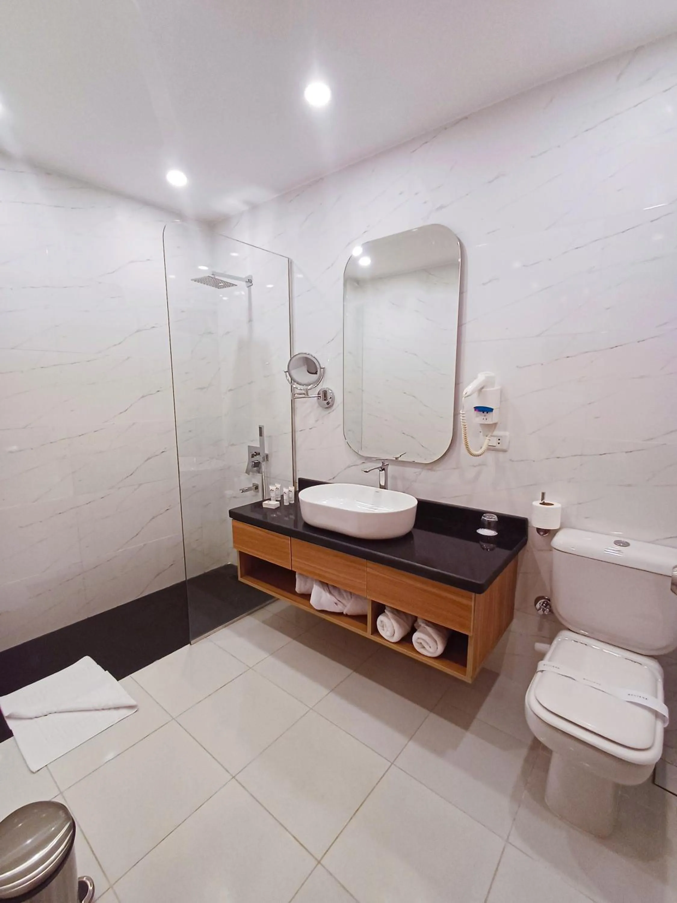 Shower in Basma Executive Club