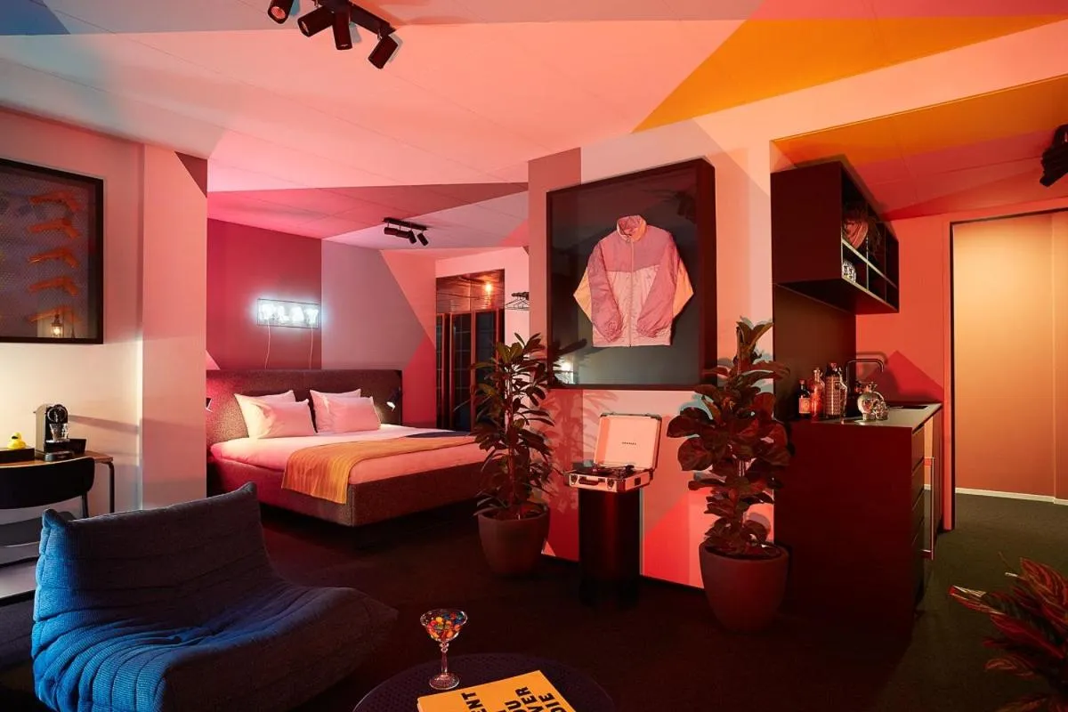 Spa and wellness centre/facilities, Bed in The Social Hub Rotterdam