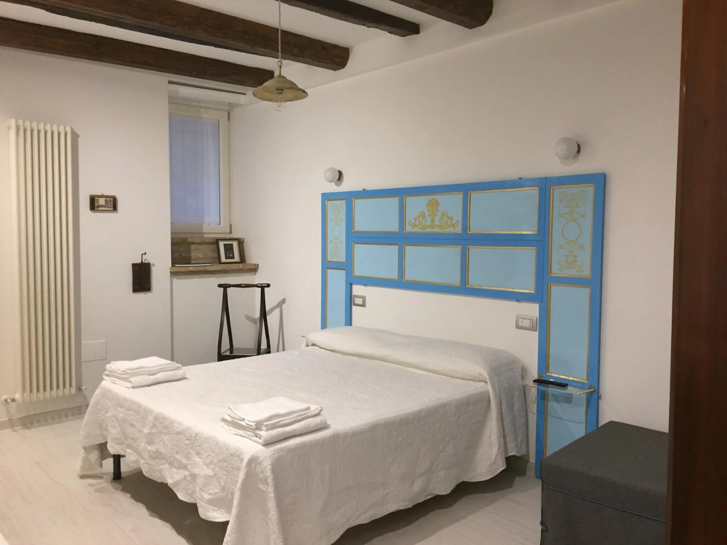 Photo of the whole room, Bed in B&B Porta Santa Lucia