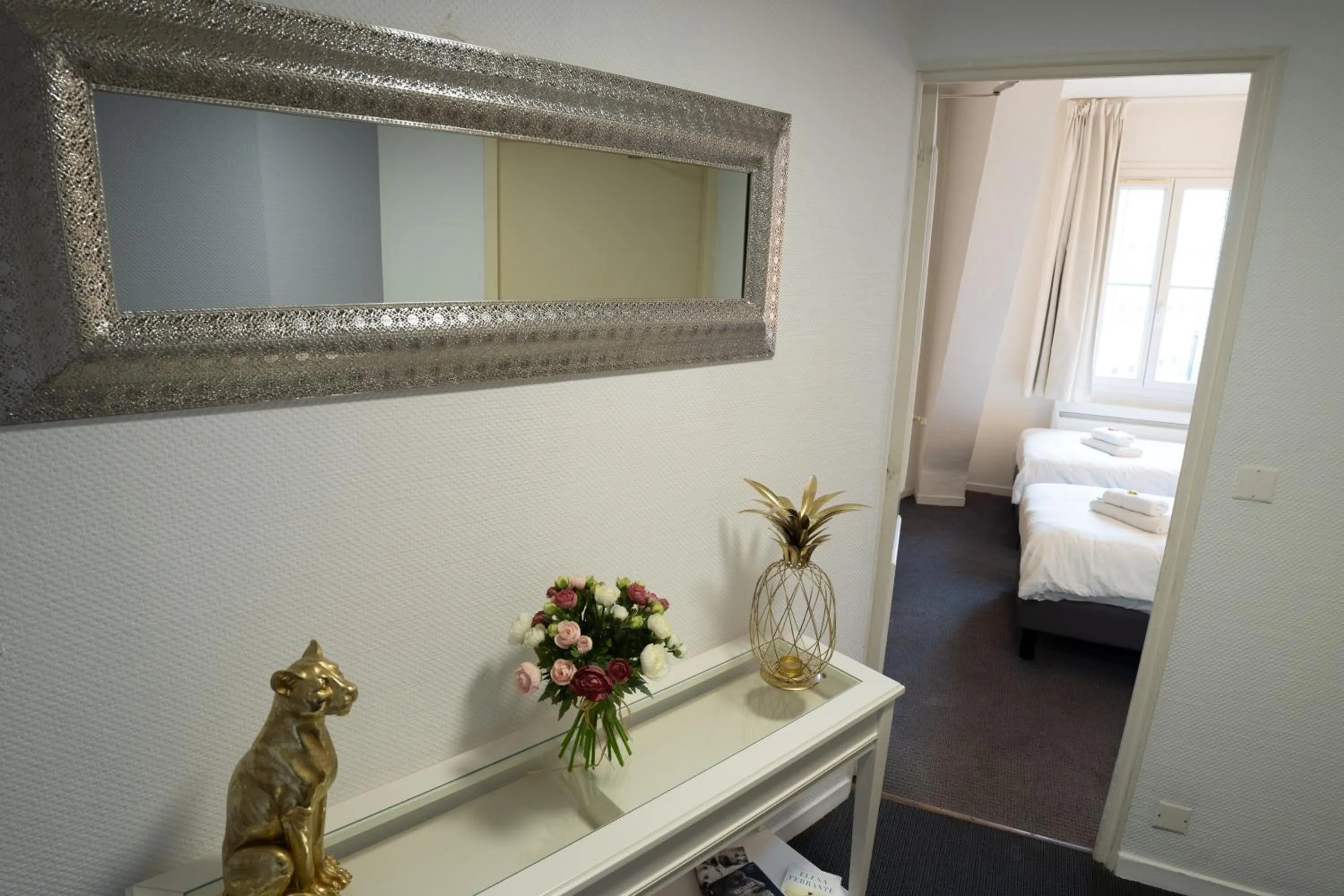 Bed in Hotel Des Grands Hommes - Bordeaux Centre