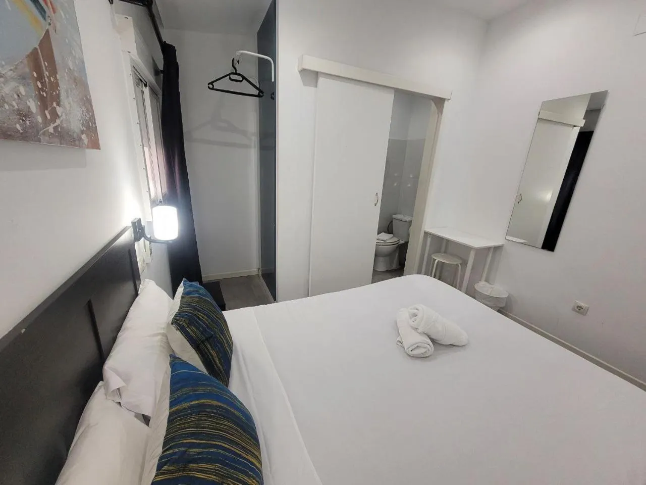 Bed in AYZ Frailes - Auto check-in property