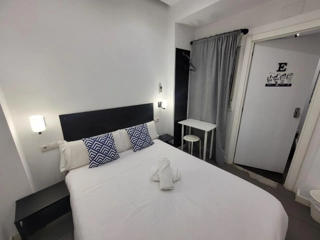 Bed in AYZ Frailes - Auto check-in property