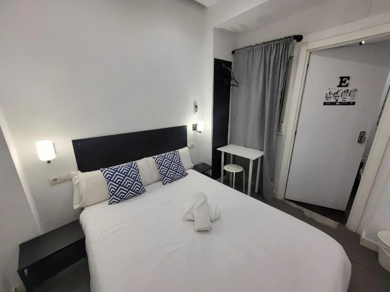 Double Room with Private Bathroom in AYZ Frailes - Auto check-in property Double Room with Private Bathroom in AYZ Frailes - Auto check-in property
