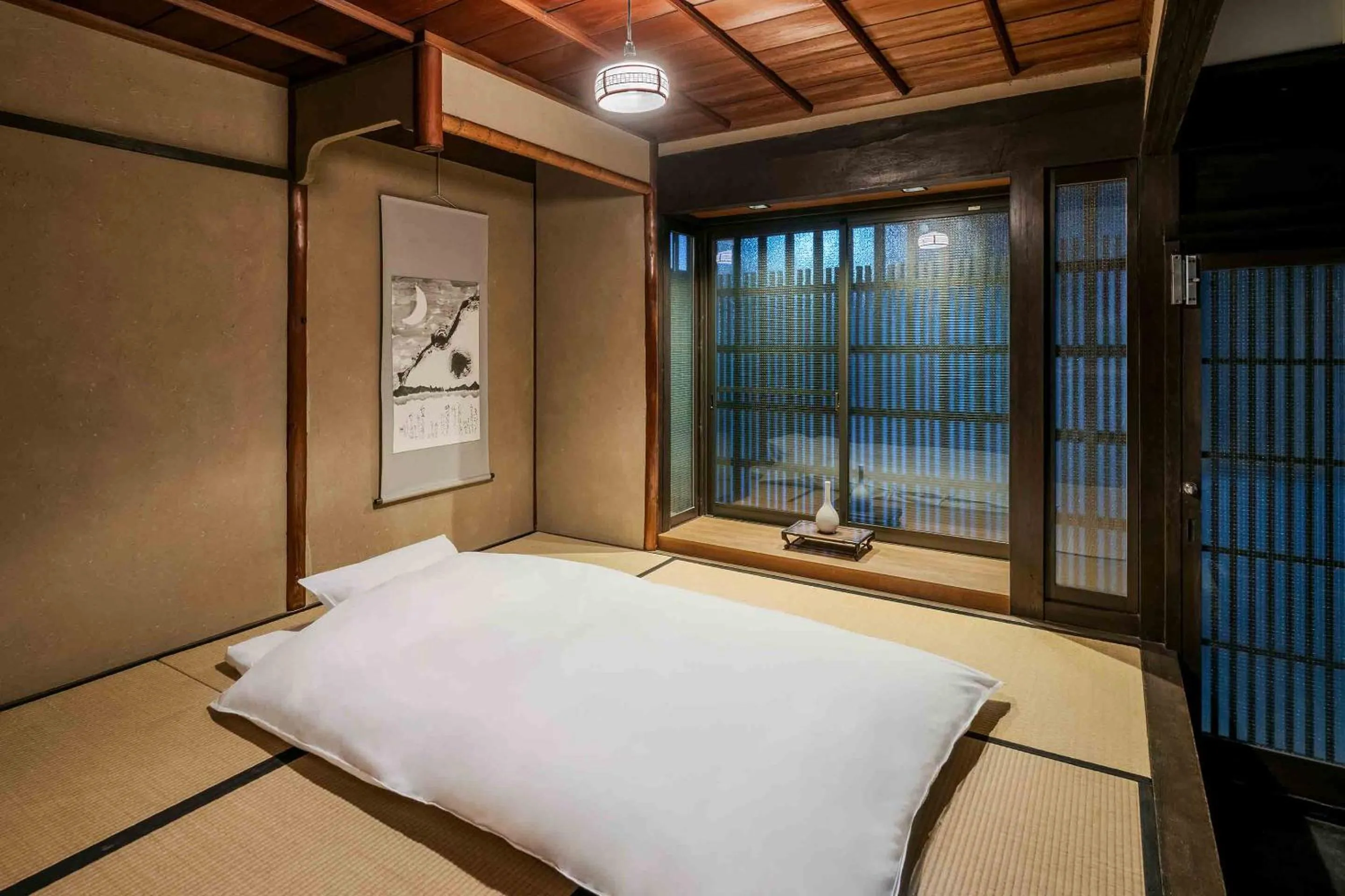Bedroom, Bed in Hatoba an Machiya House