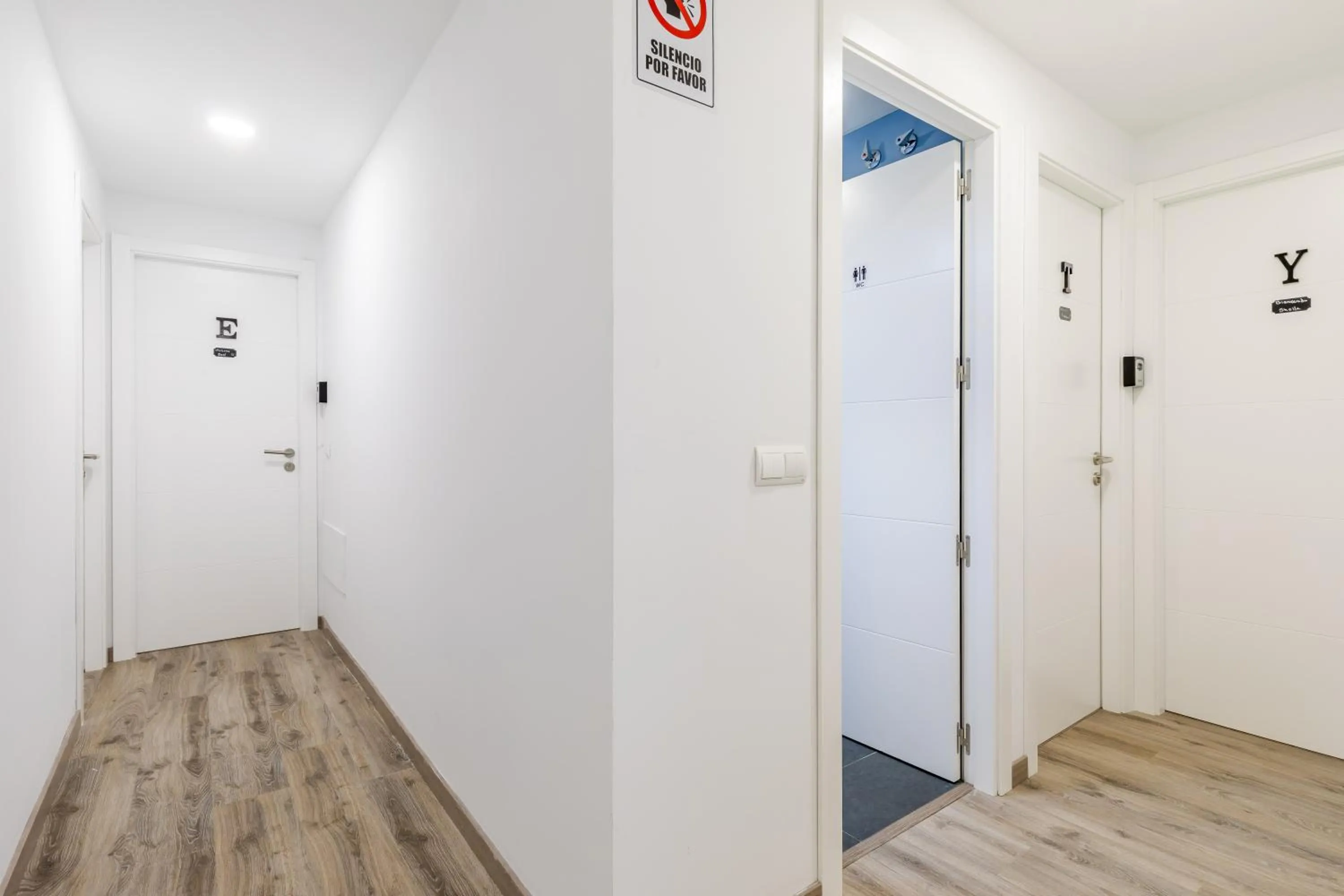 AYZ Villegas - Auto check-in property