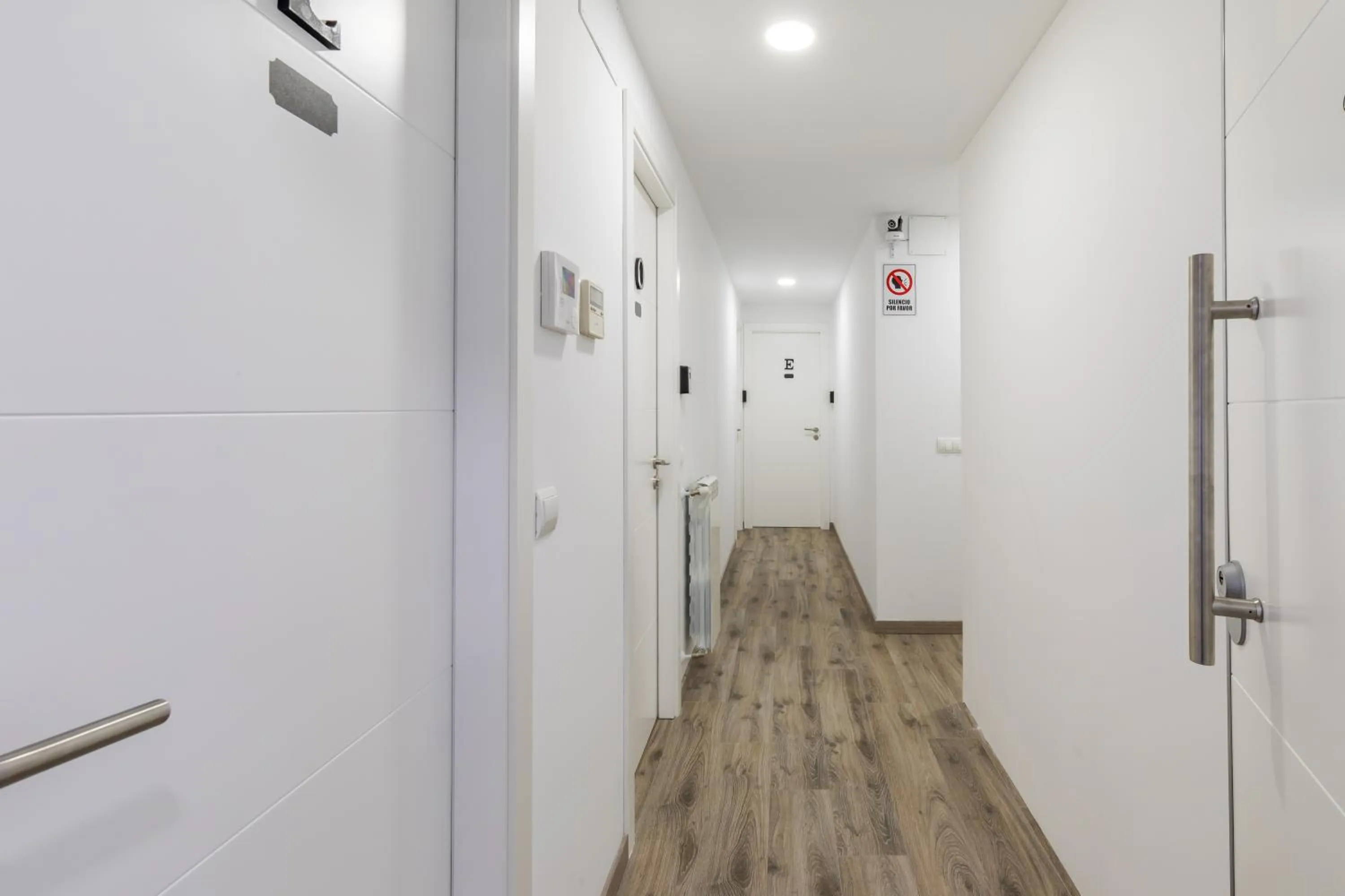 AYZ Villegas - Auto check-in property