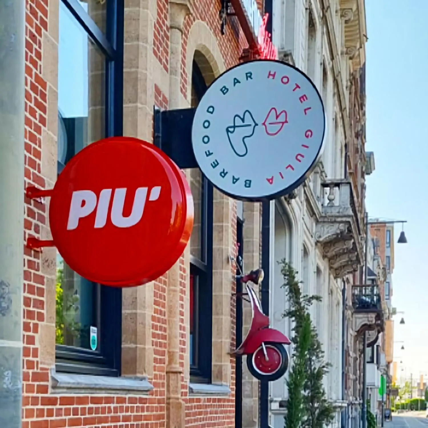 Facade/entrance in BareFoodGIULIA - Inspiration Hotel