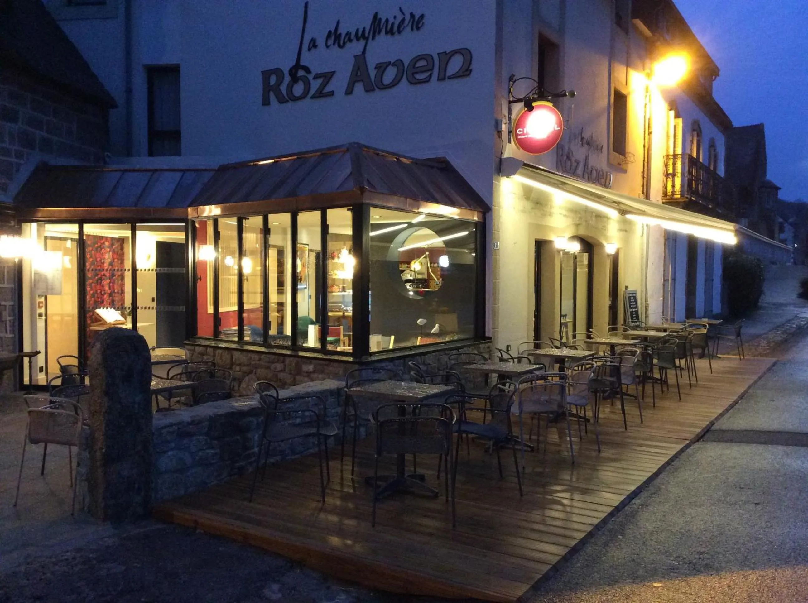 Facade/entrance in CITOTEL La Chaumière Roz-Aven