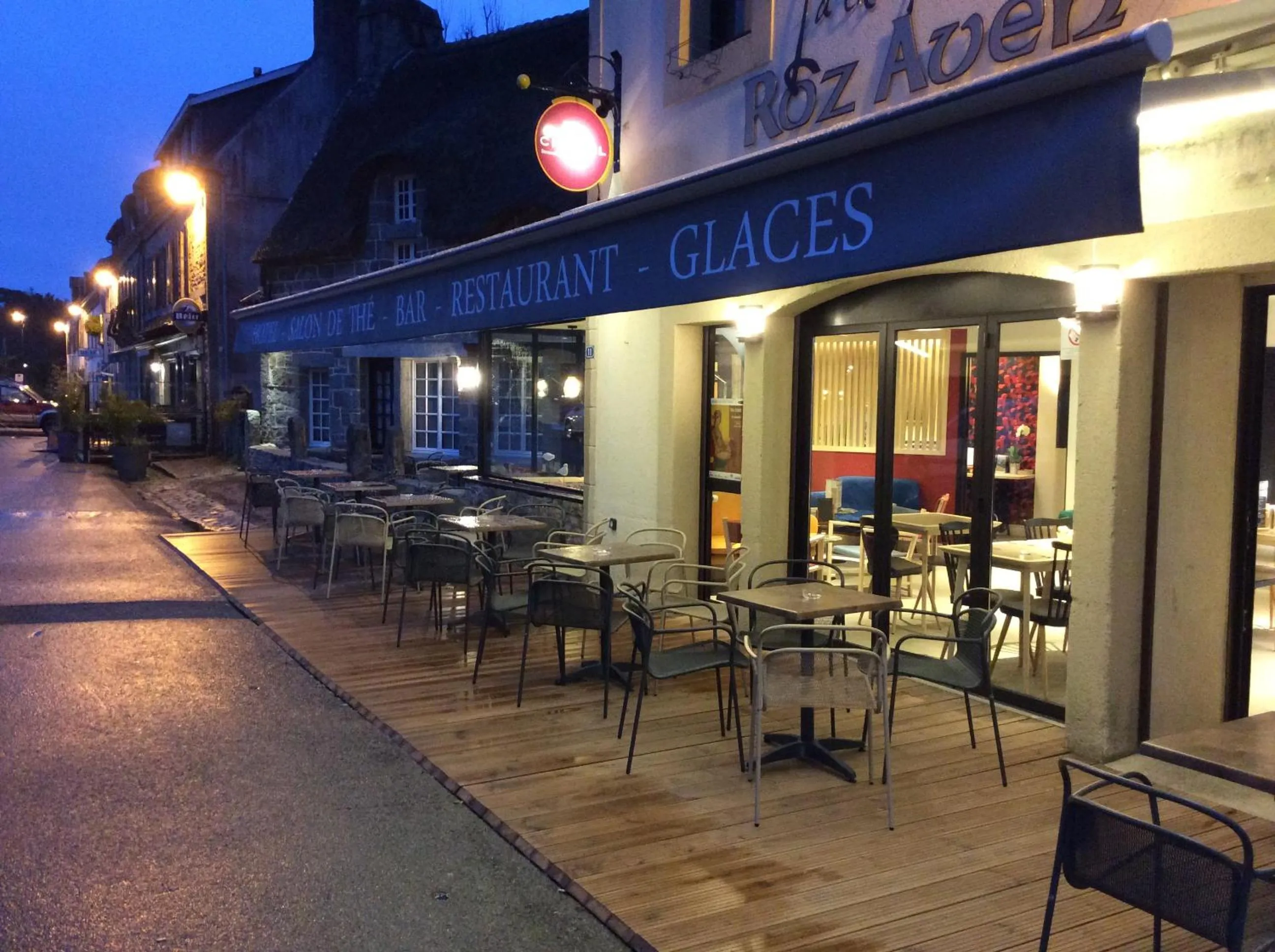 Facade/entrance in CITOTEL La Chaumière Roz-Aven