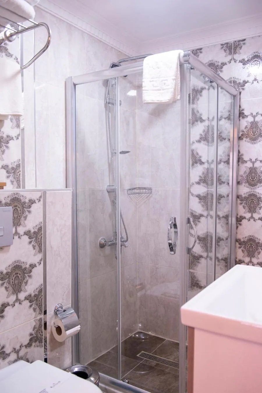 Bathroom in KARAMANS SİRKECİ SUİTES HOTEL