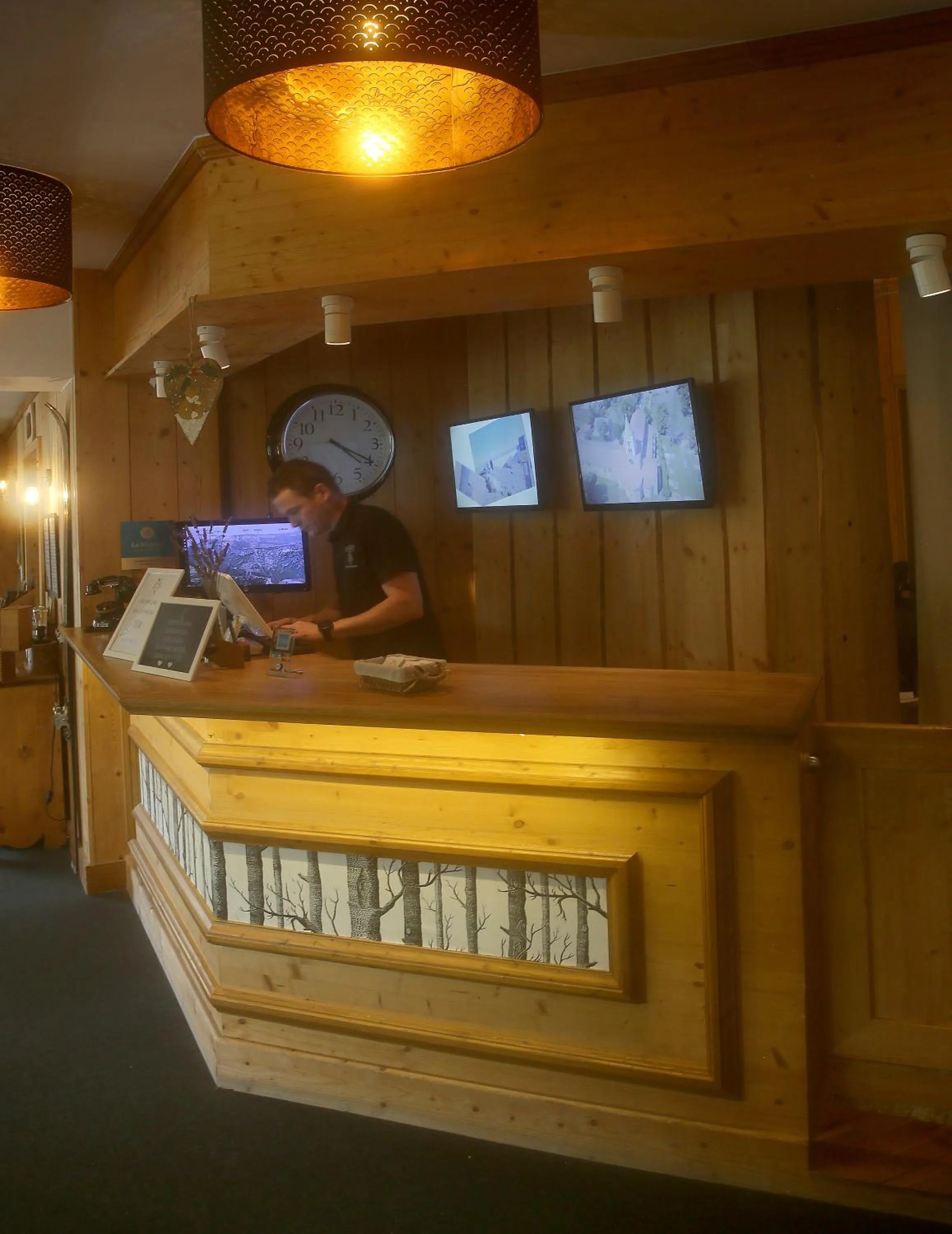 Lobby or reception in Hôtel Restaurant La Buffe