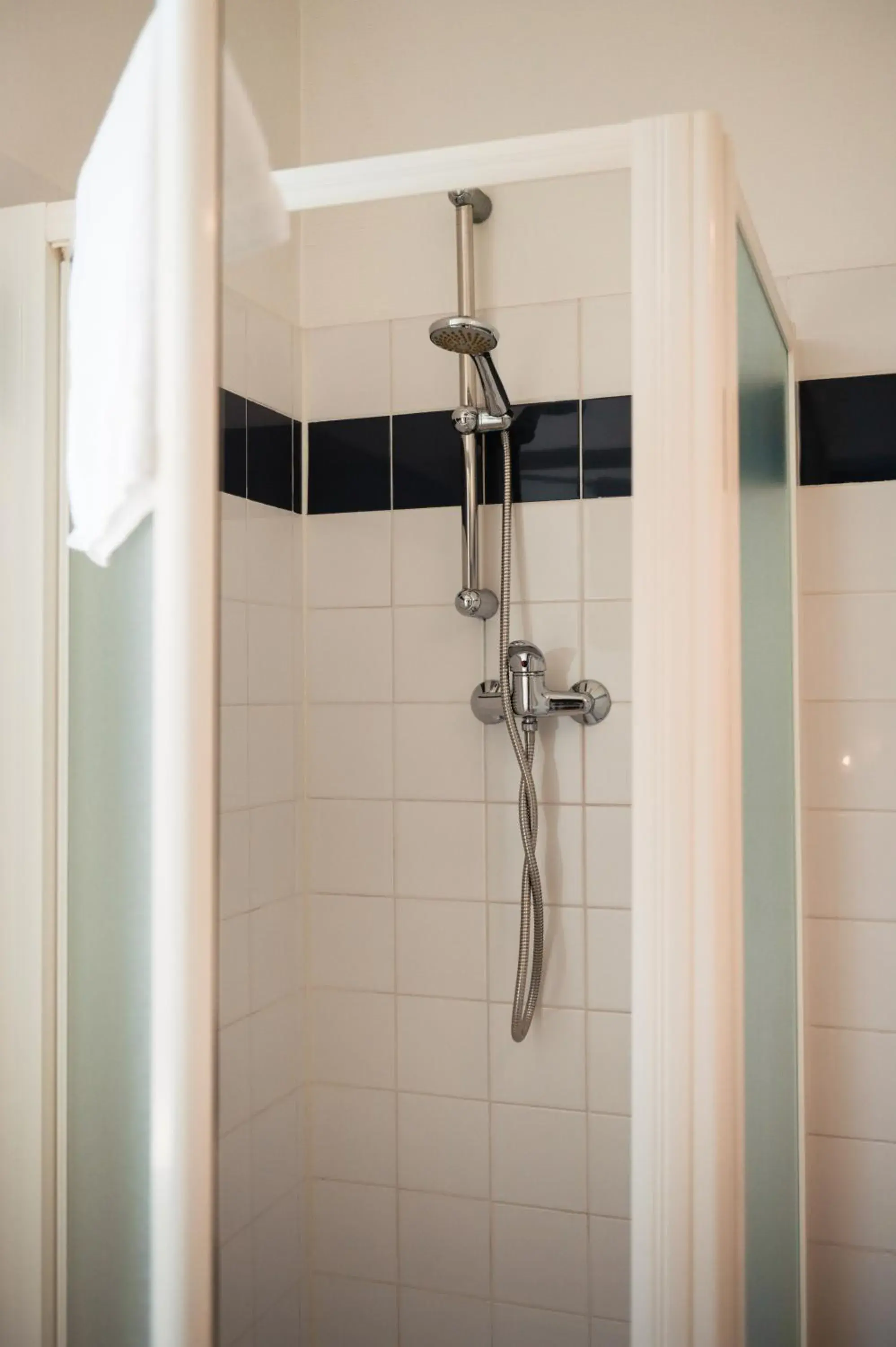 Triple Room in Hôtel Bellevue Triple Room in Hôtel Bellevue