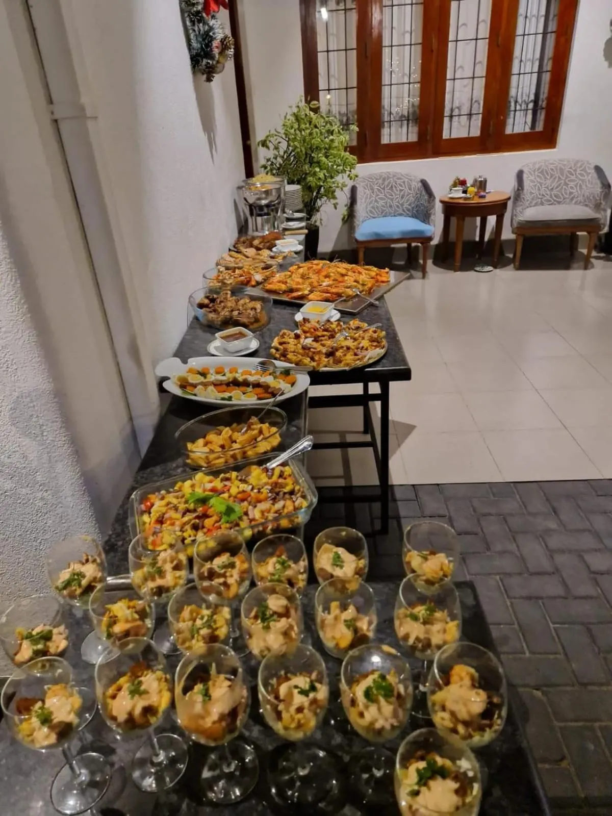 Restaurant/places to eat in Suriya Arana