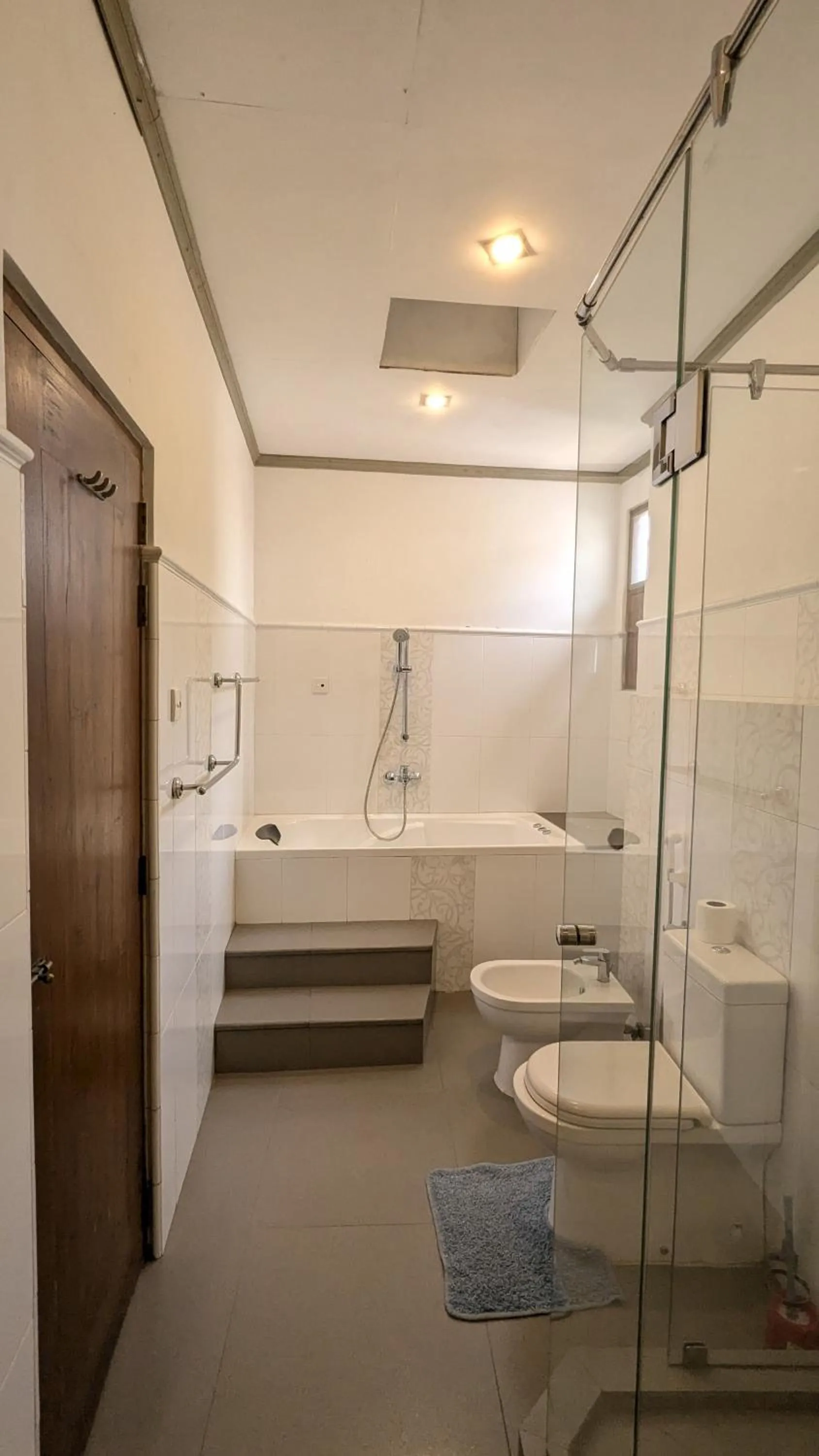 Bathroom in Suriya Arana