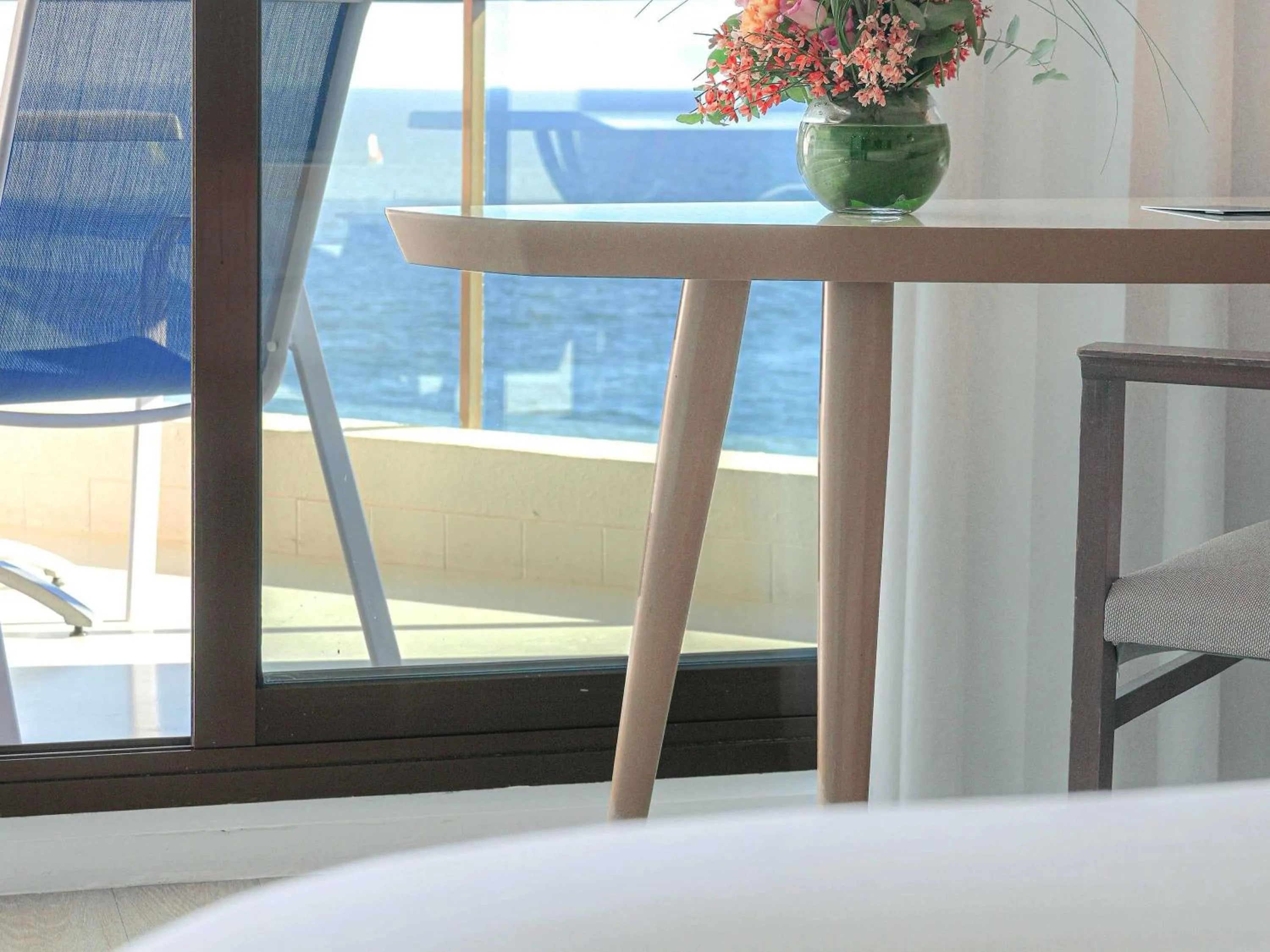 Bedroom, Bed in Pullman Cannes Mandelieu