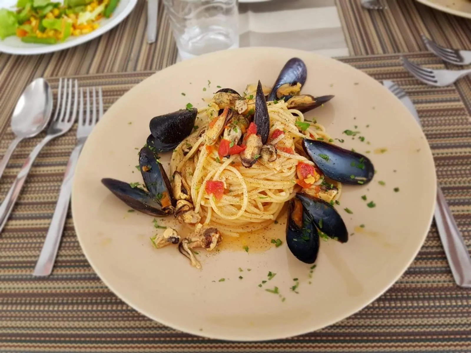 Restaurant/places to eat in Hotel Senyor