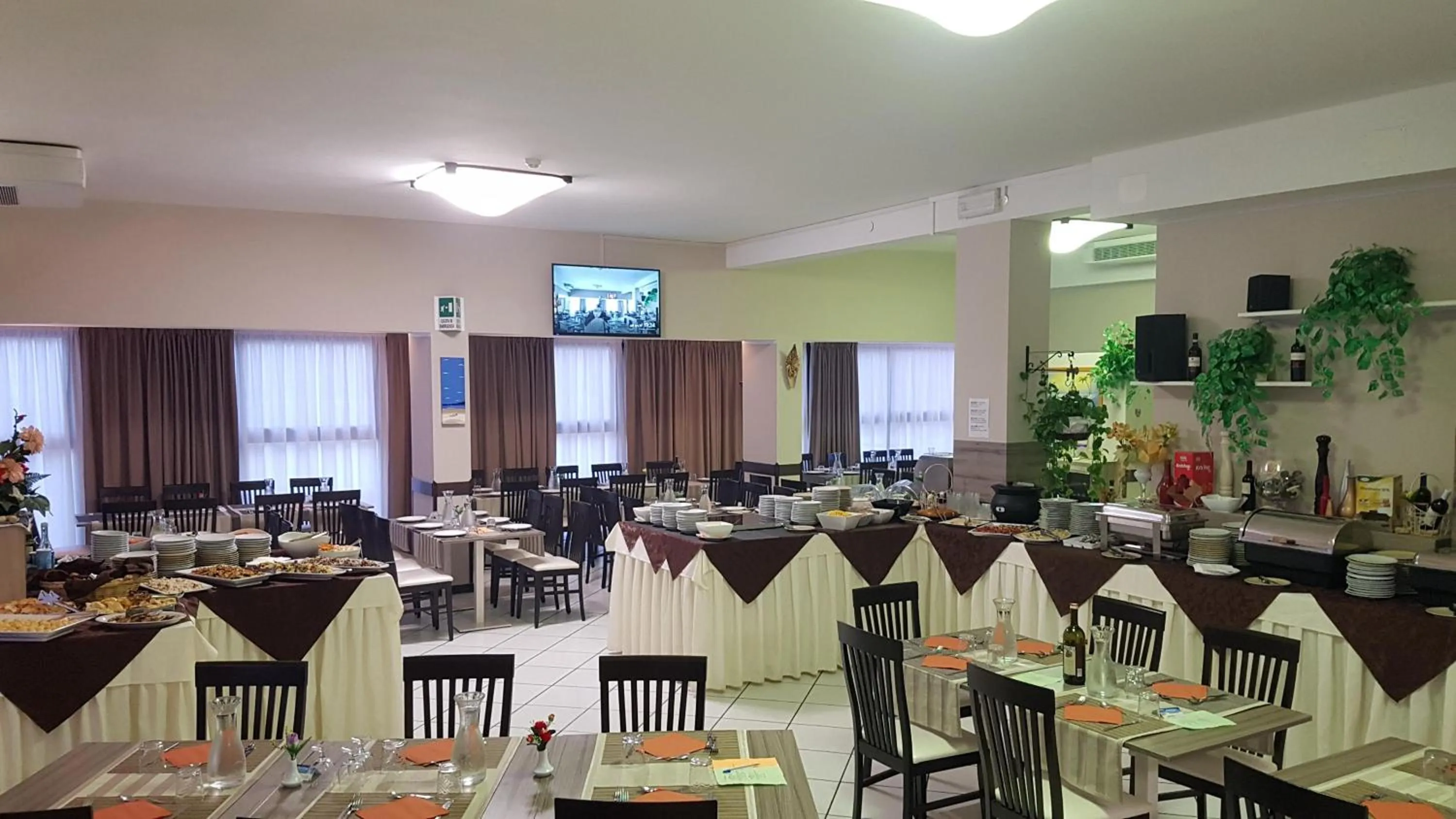 Restaurant/places to eat in Hotel Senyor