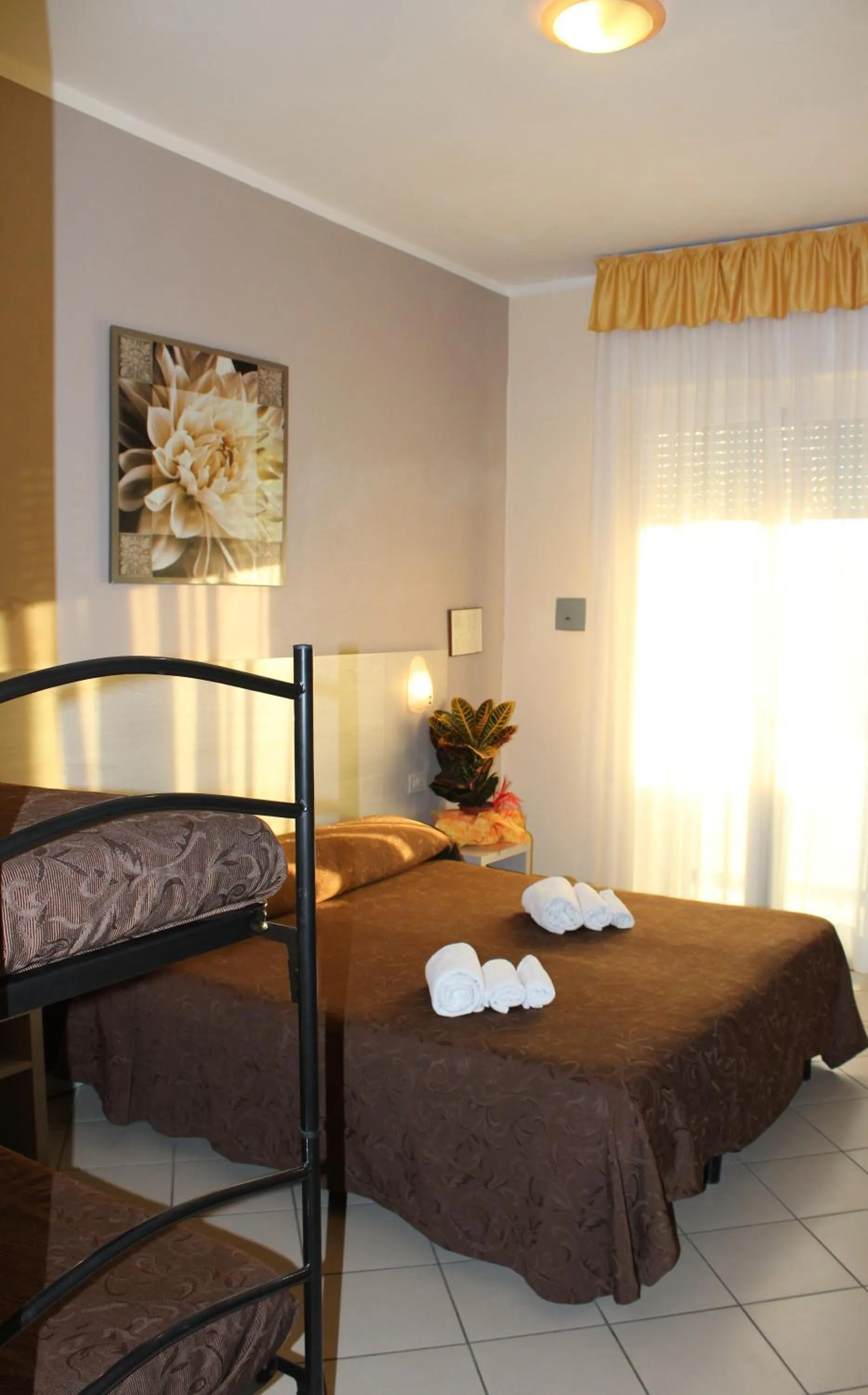 Bedroom, Bed in Hotel Senyor