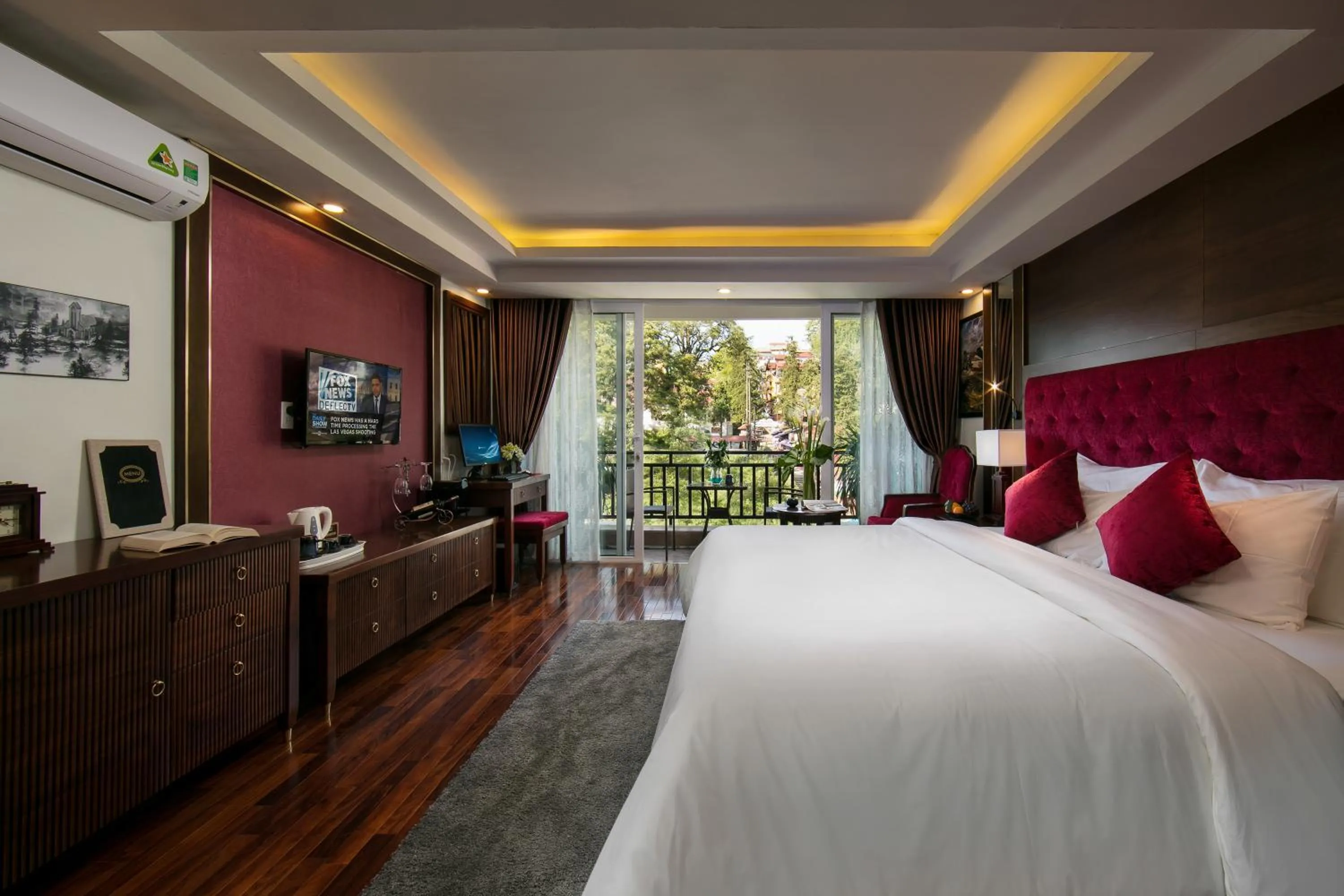 Balcony/Terrace, Bed in Sapa Horizon Hotel