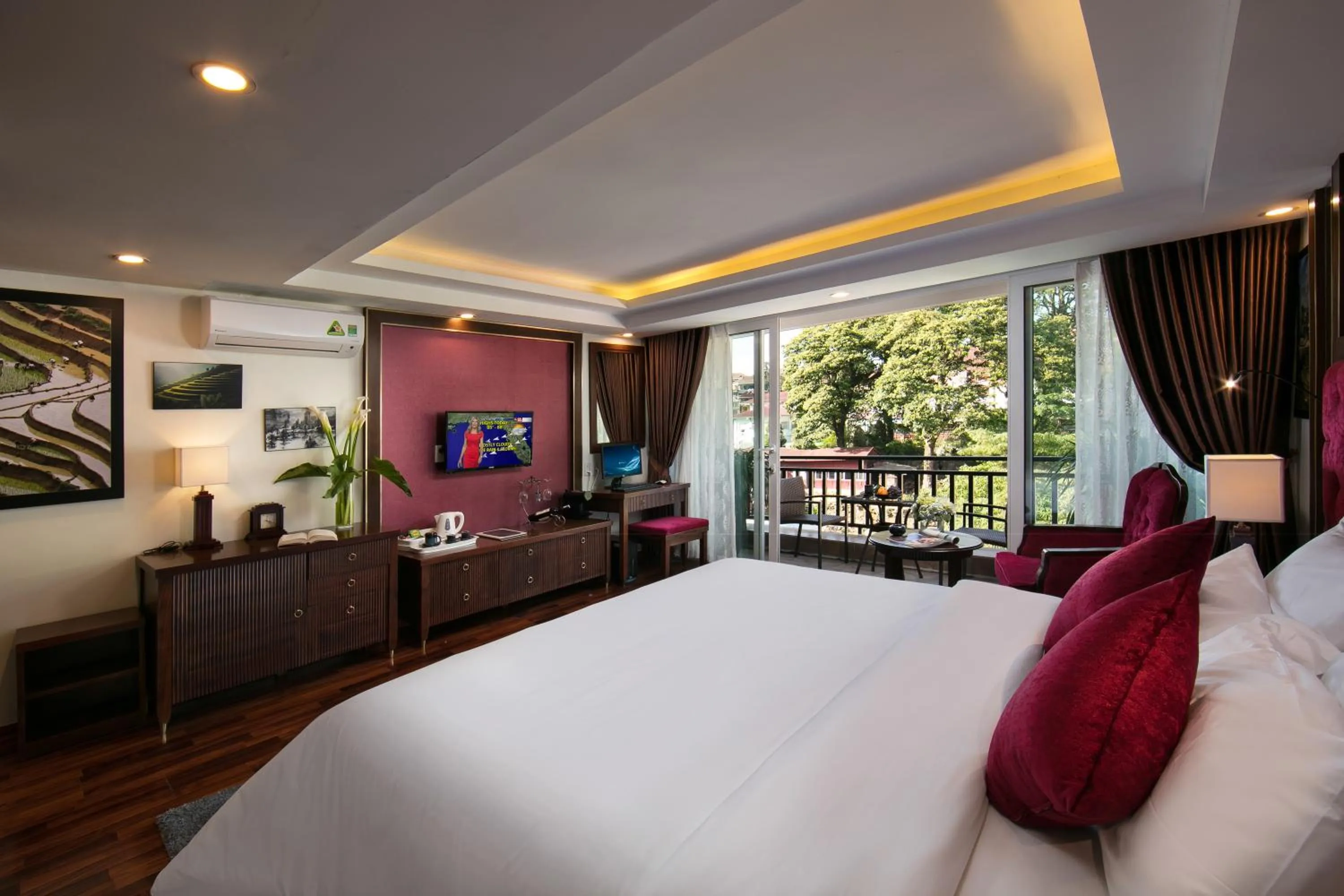 Living room, Bed in Sapa Horizon Hotel