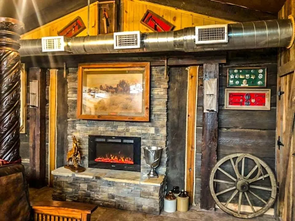 Samantha's Timber Inn